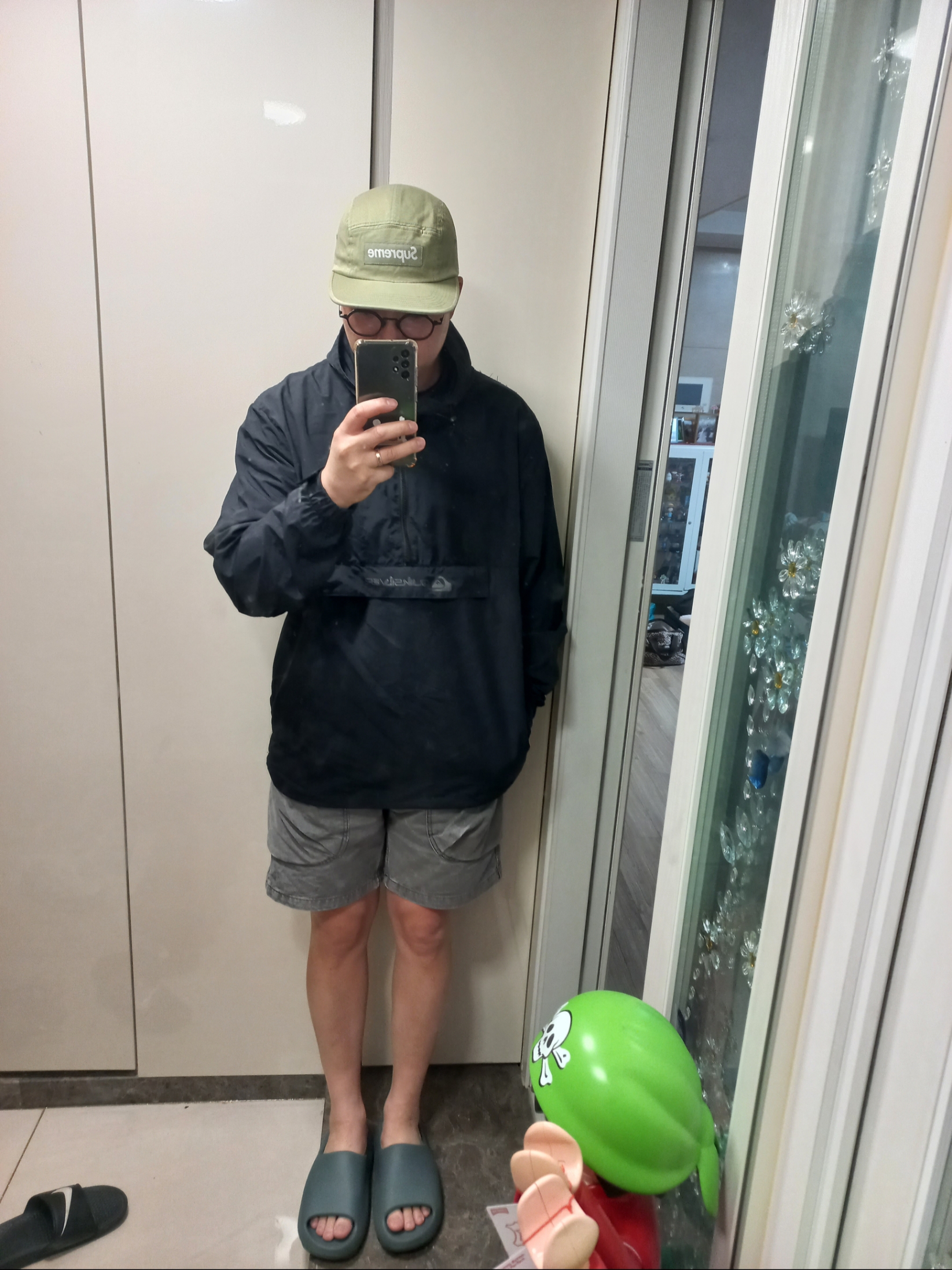 Supreme Washed Chino Twill Camp Cap Light Olive - 24SS, Adidas Yeezy Slide Slate Marine 착용 스타일