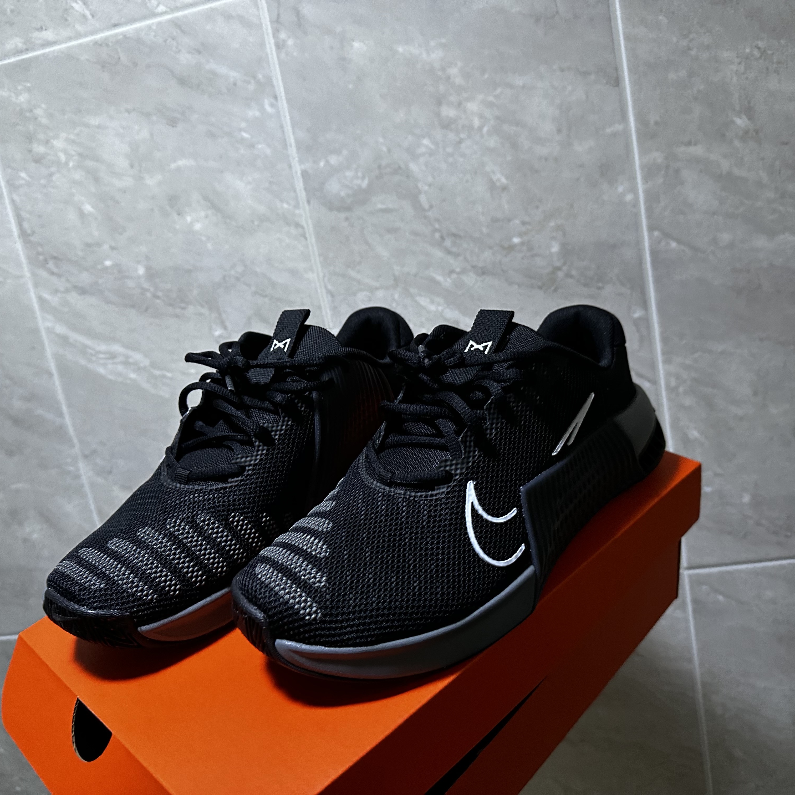 Nike Metcon 9 Black Smoke Grey 착용 스타일