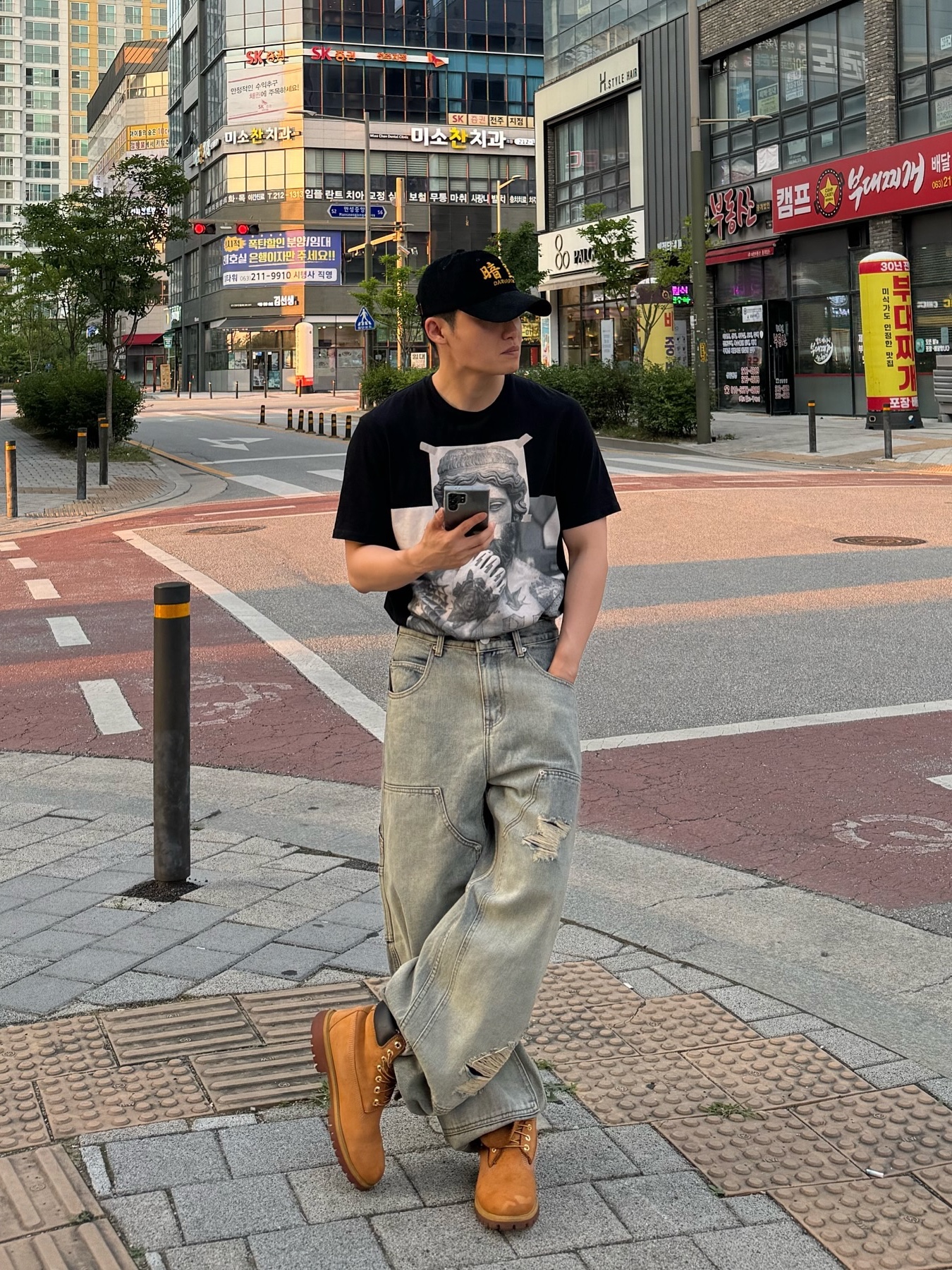 Millo Archive Damage Carpenter Pants Sand Blue 착용 스타일 - 2