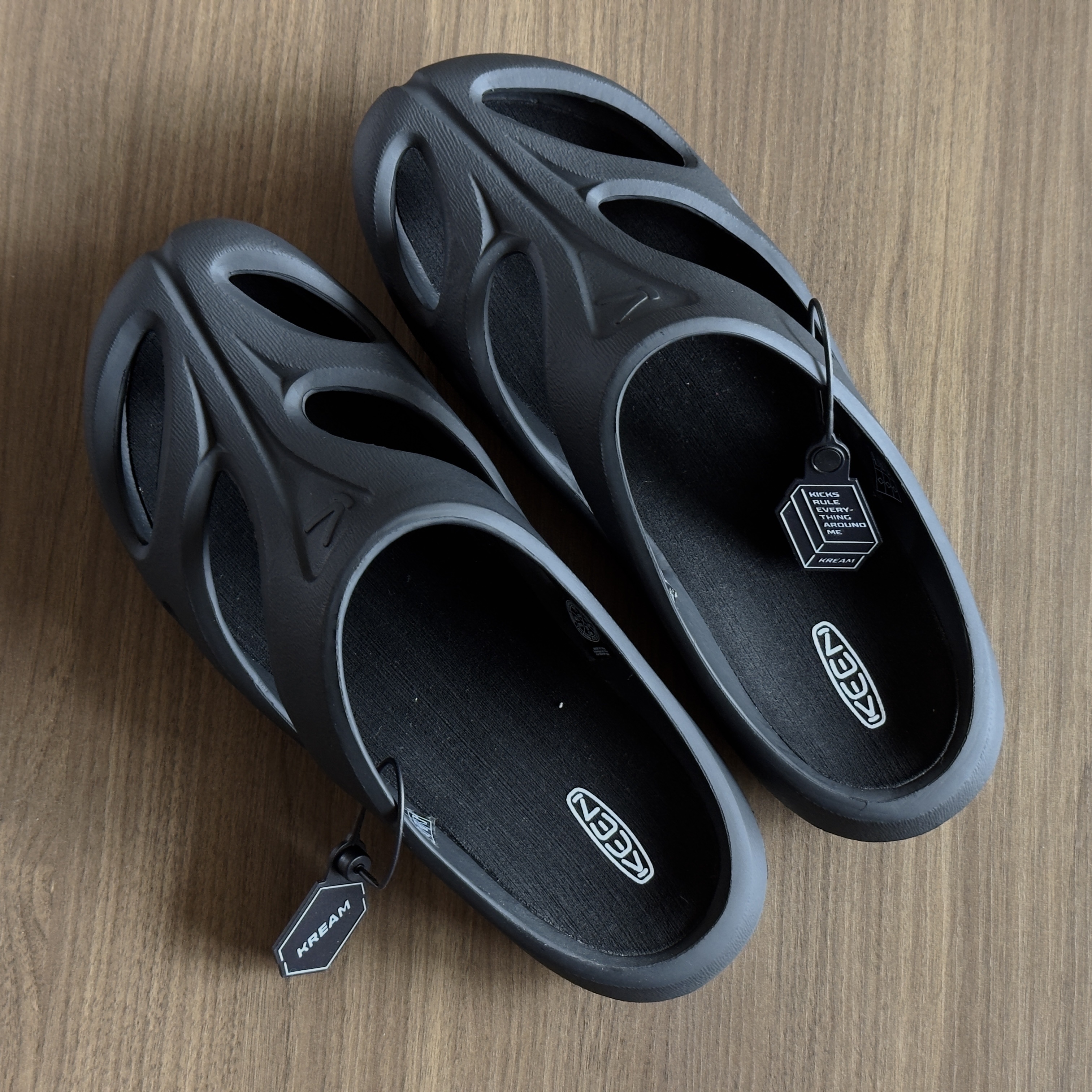 Keen Shanti Black Dawn Blue 착용 스타일 - 1