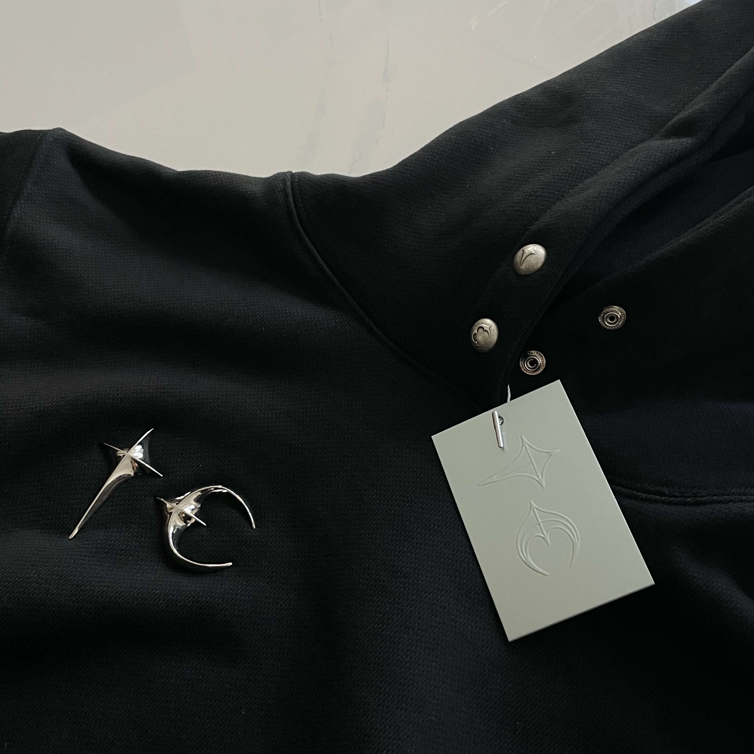 Thug Club Armor Hoodie Black 착용 스타일 - 2