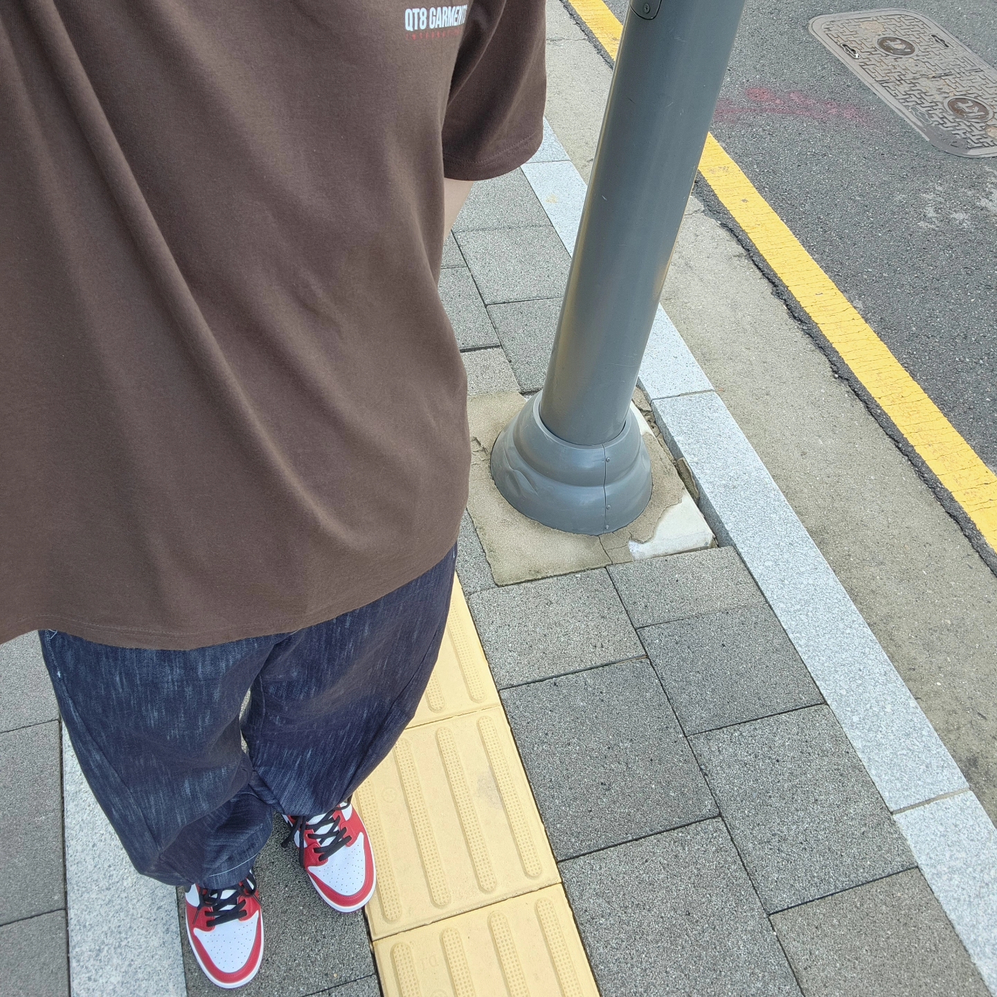 Nike SB Dunk Low Pro Chicago 착용 스타일 - 1
