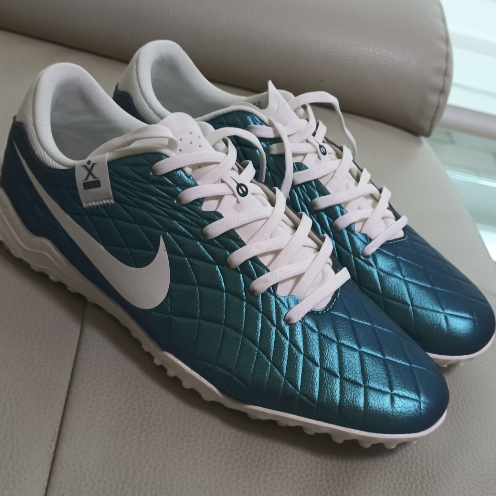 Nike Tiempo Emerald Legend 10 Academy TF Dark Atomic Teal Sail 착용 스타일