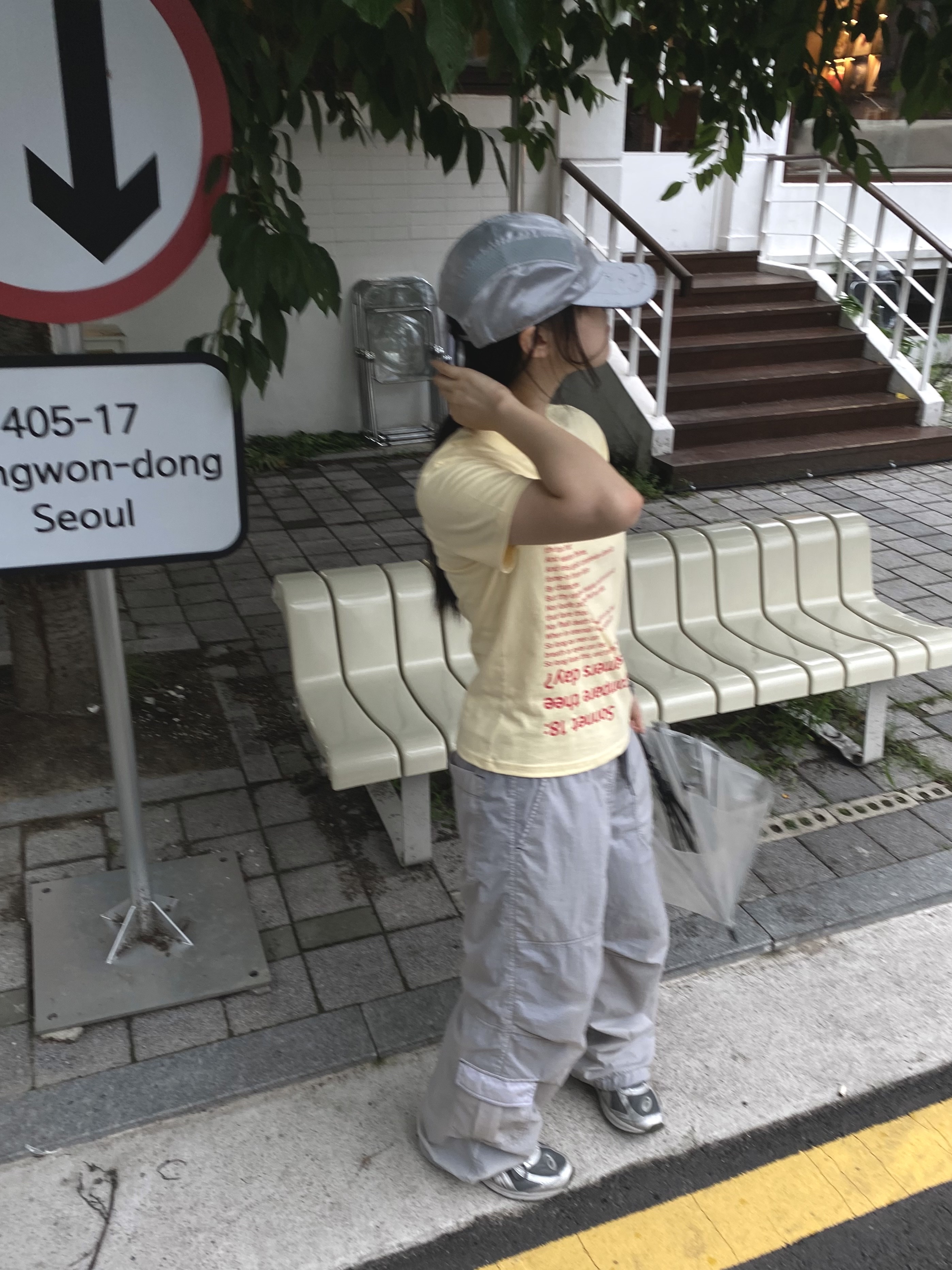 Asics Jog 100 S SMU Sheet Rock Pure Silver - 2E Wide, IAB Studio x Asics Silver Woven Cap 착용 스타일 - 7