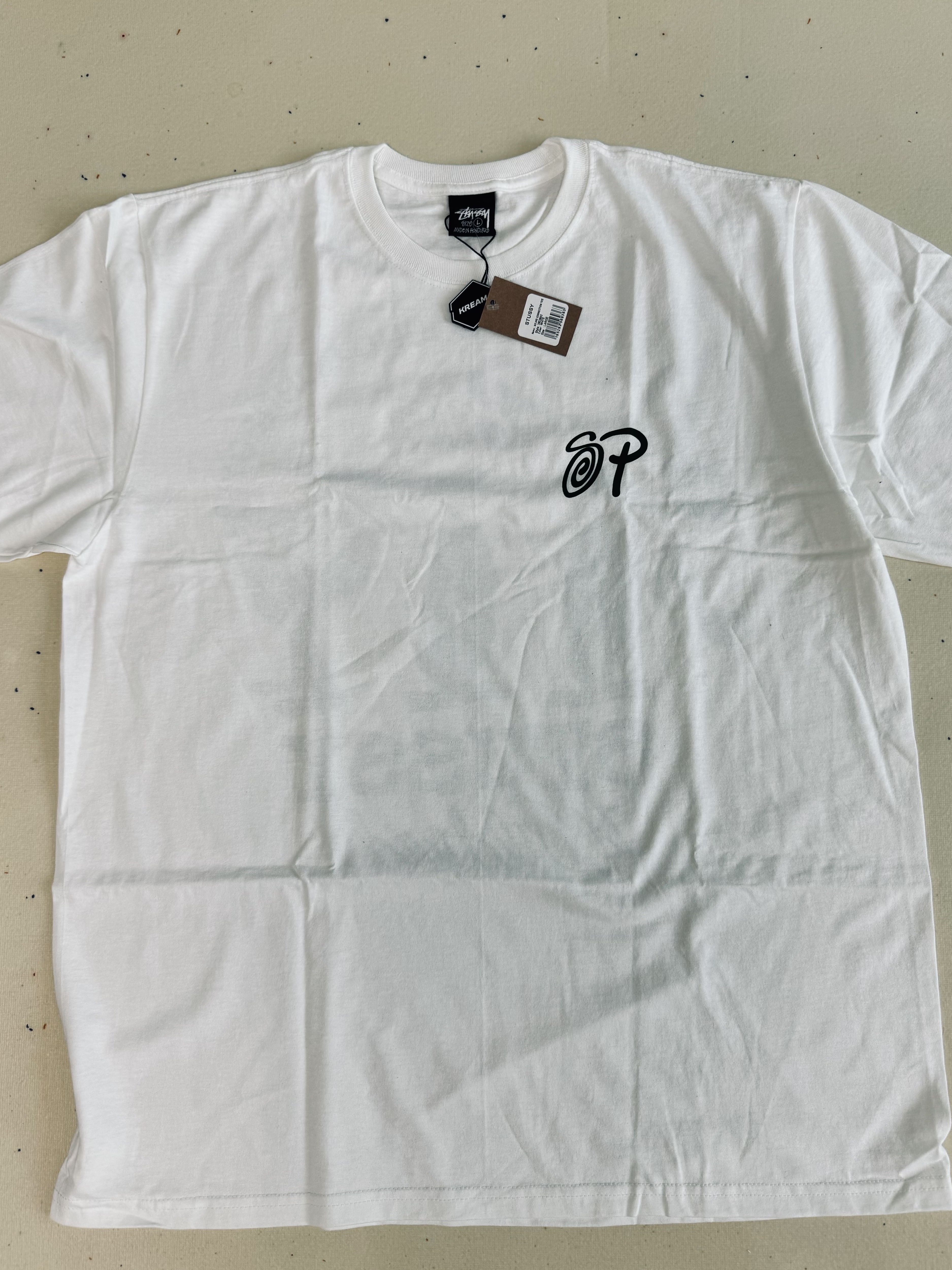 Stussy x Patta Sound Connection T-Shirt White 착용 스타일 - 2