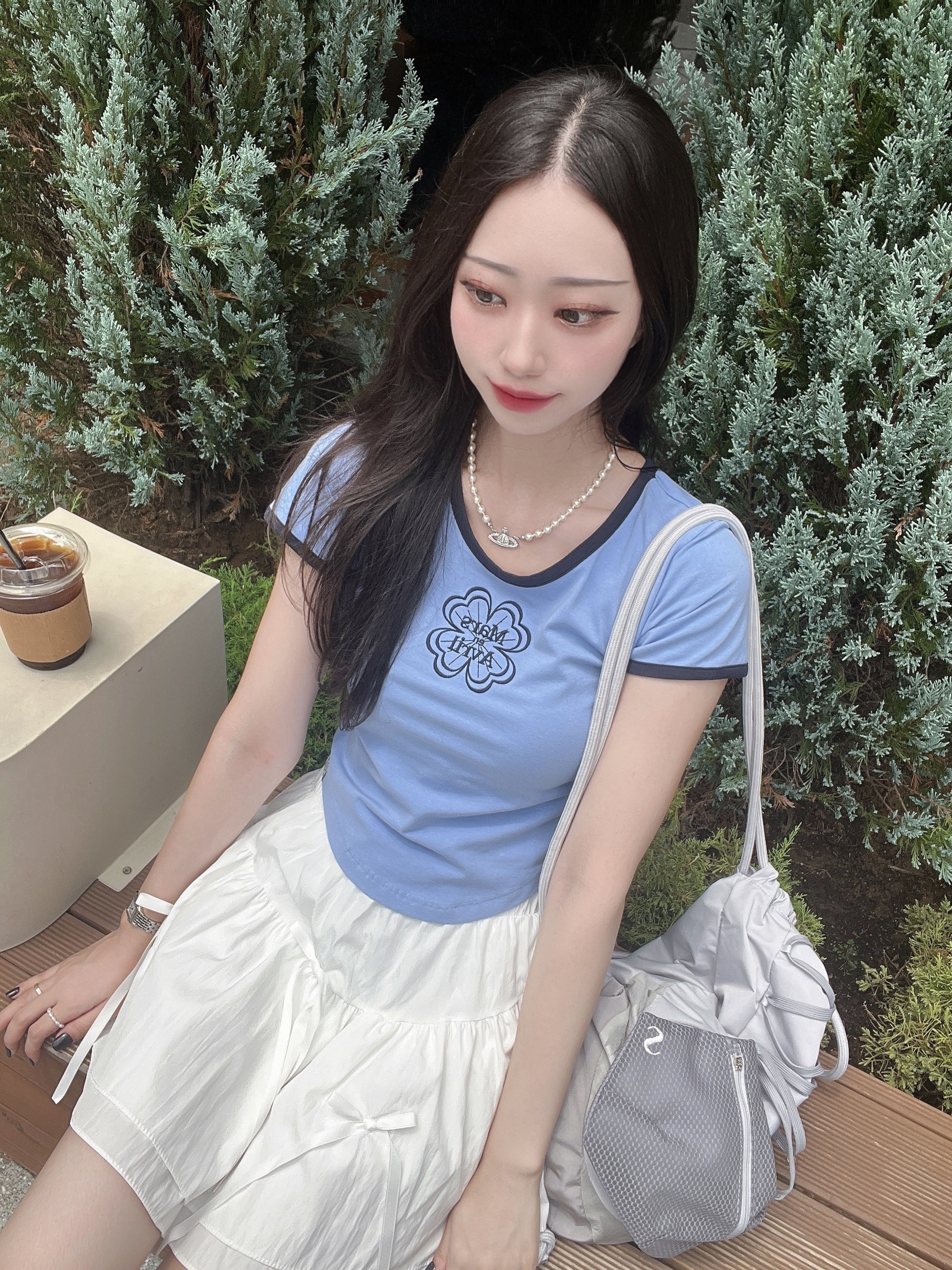 Vivienne Westwood Mini Bas Relief Choker Silver 착용 스타일 - 2