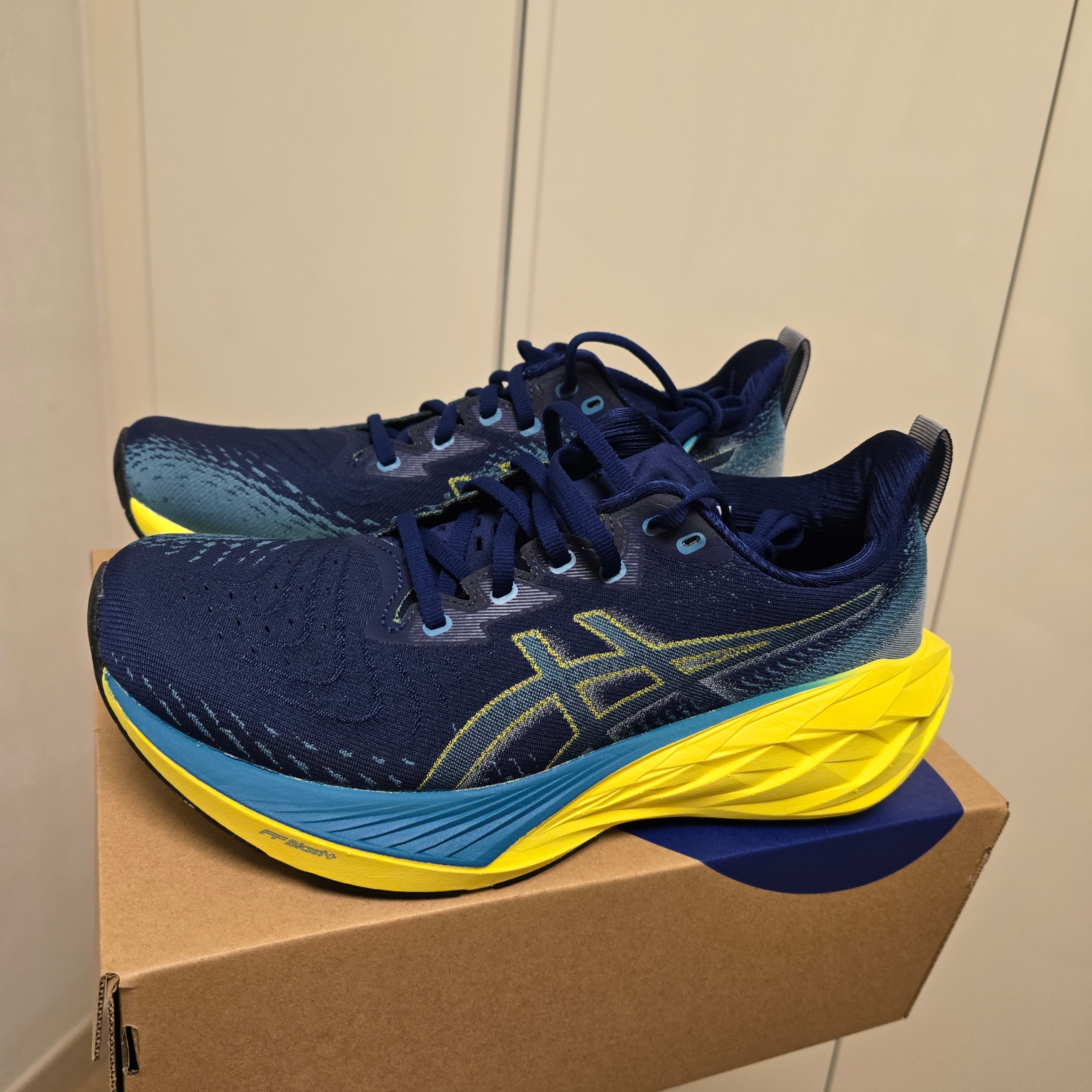 Asics Novablast 4 Blue Expanse Blue Teal 착용 스타일