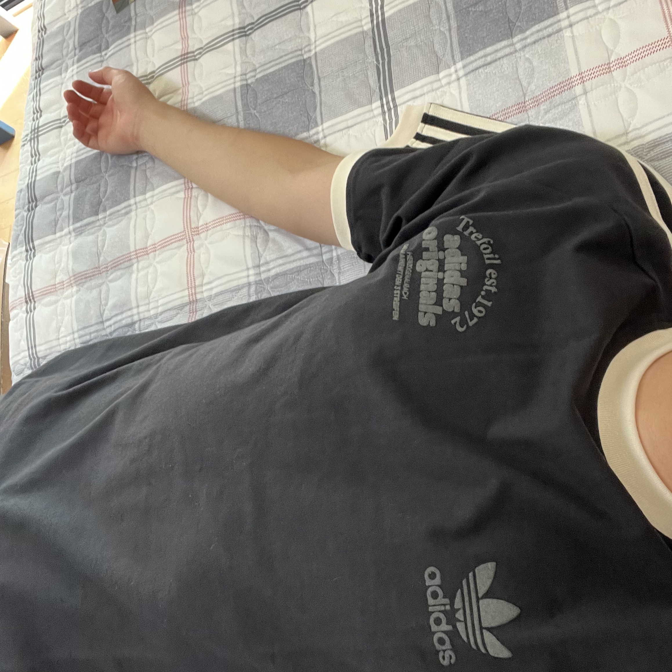 Adidas GRF T-Shirt Black - KR Sizing 착용 스타일 - 3