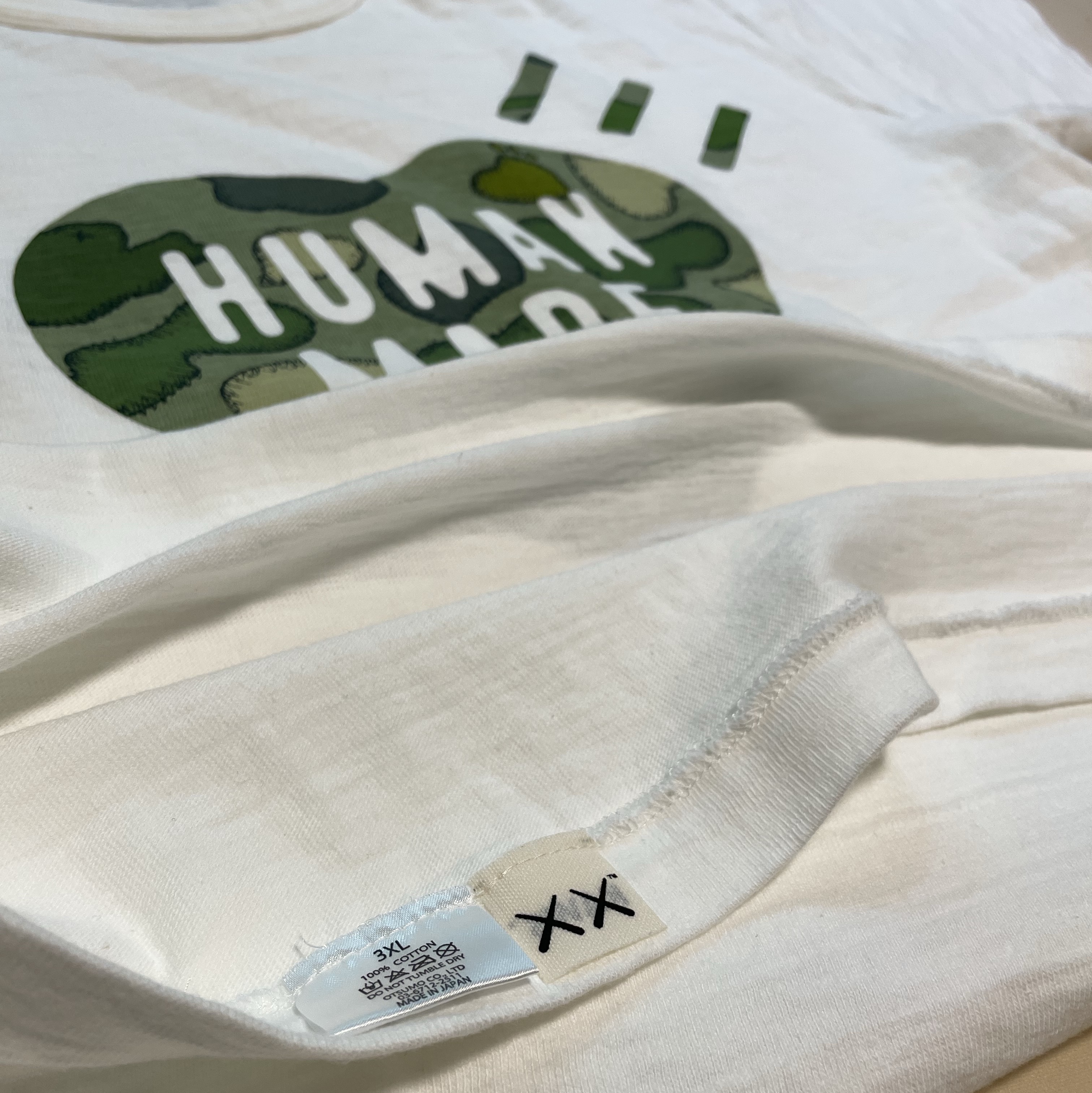Human Made x Kaws Graphic T-Shirt #1 White 착용 스타일 - 4
