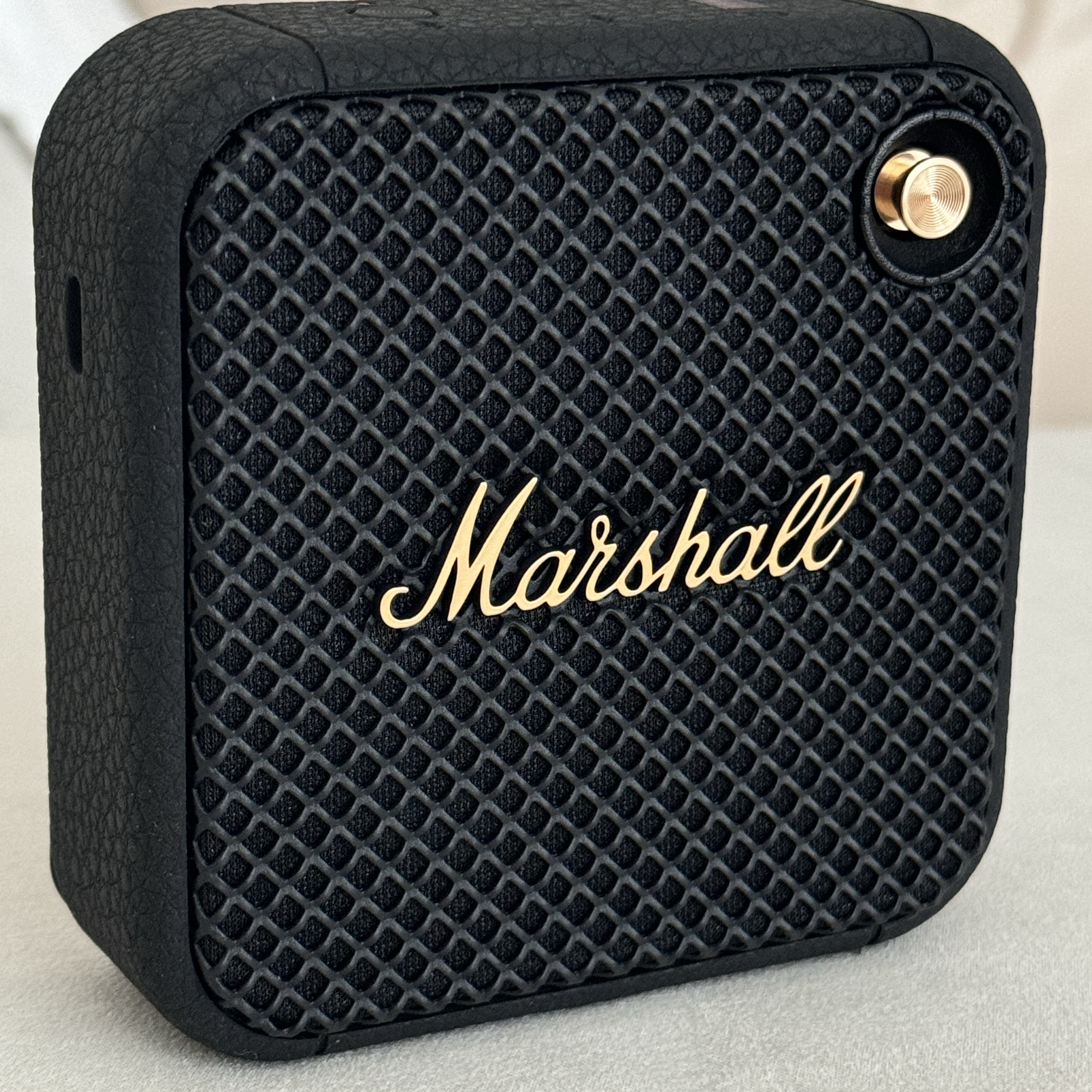 Marshall Willen Black & Brass (Korean Ver.) 착용 스타일