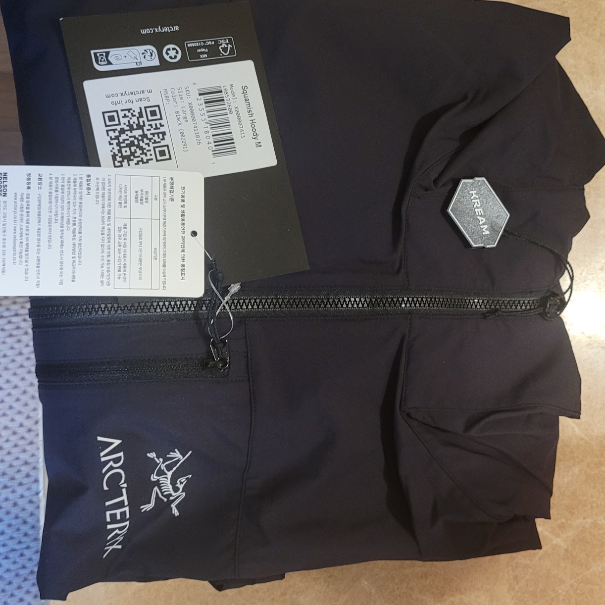 Arc'teryx Squamish Hoody Black 착용 스타일