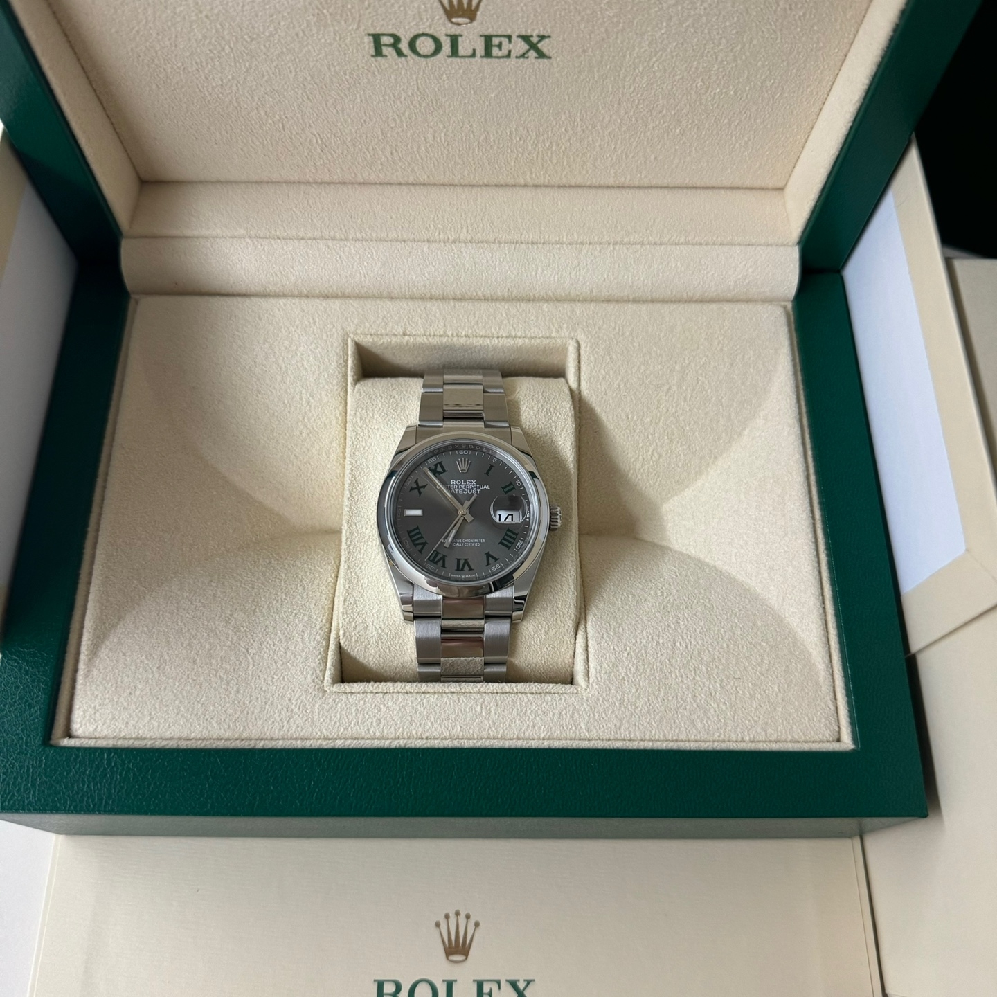 Rolex Datejust 36mm 126200 Slate Roman Oyster 착용 스타일 - 2