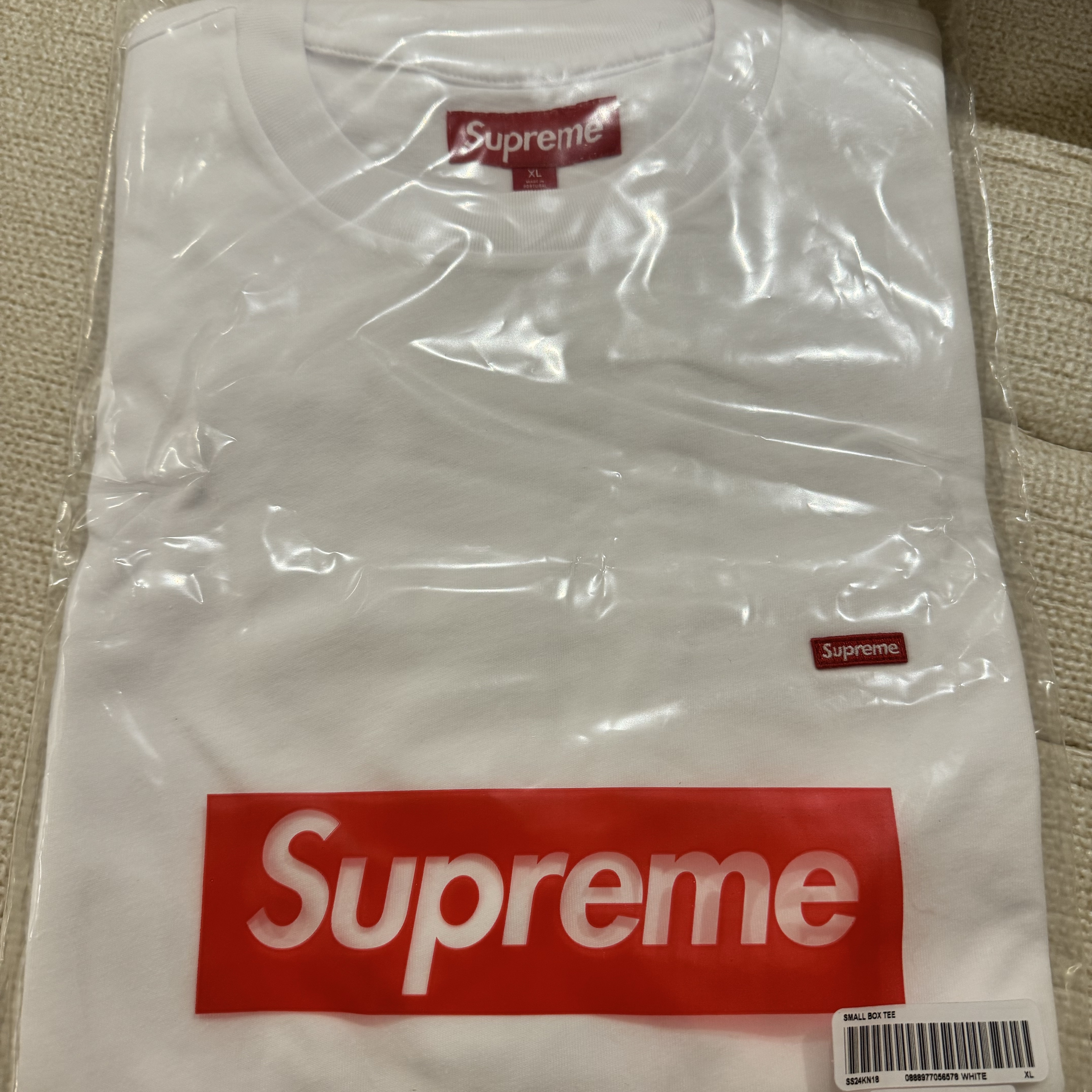 Supreme Small Box T-Shirt White - 24SS 착용 스타일