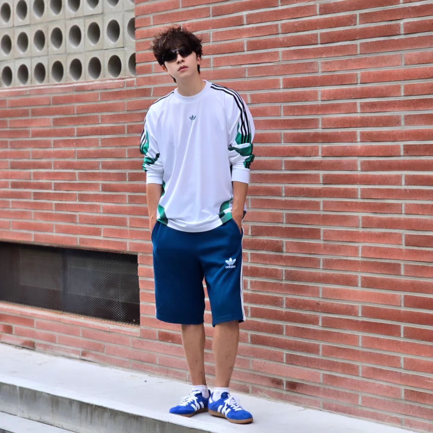 Adidas Samba OG Royal Blue 착용 스타일 - 4