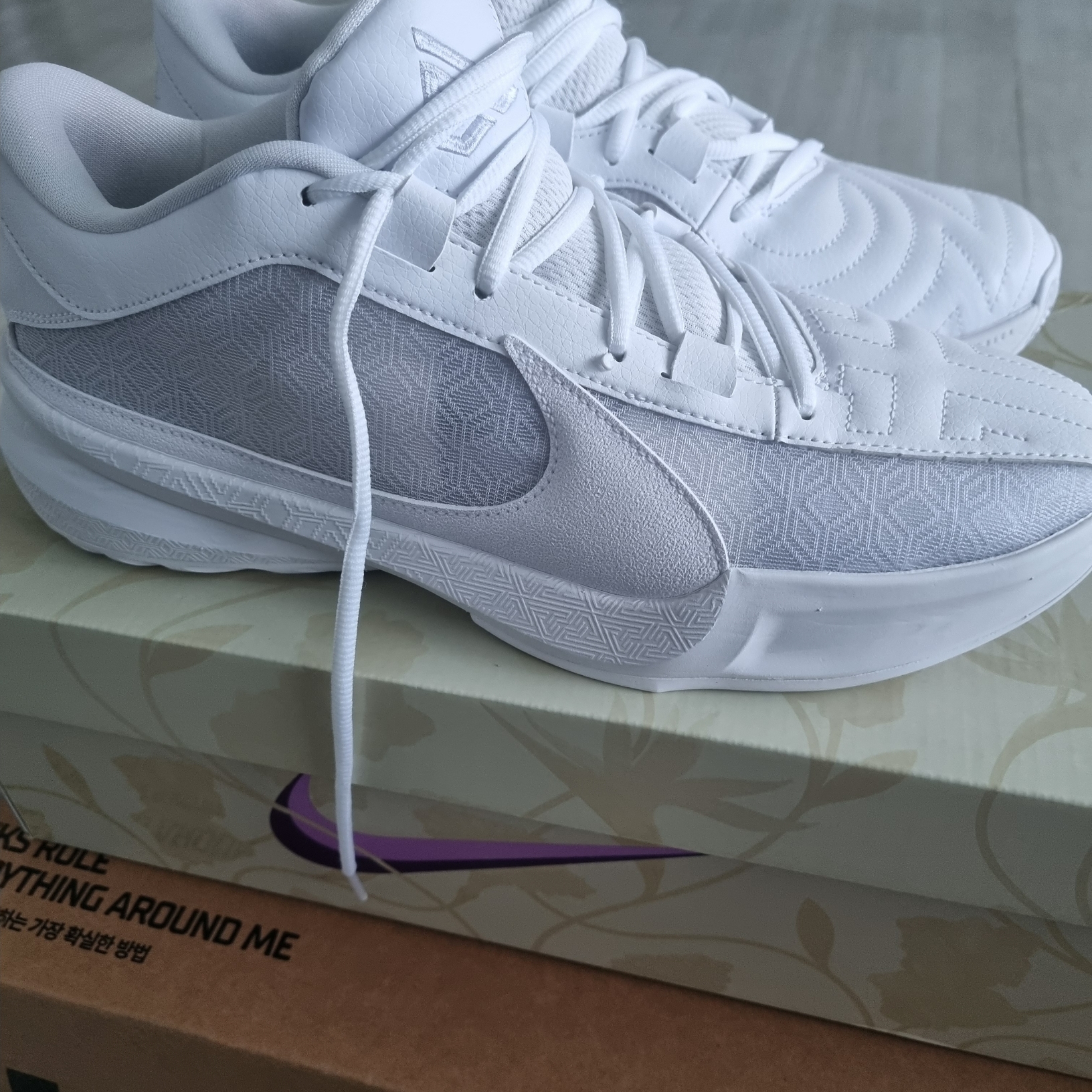 Nike Zoom Freak 5 TB EP Triple White 착용 스타일