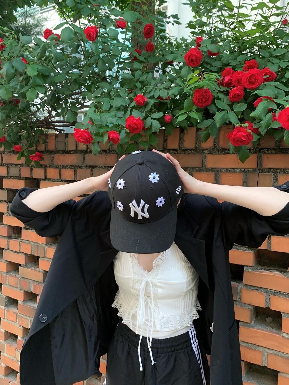 NICK GEAR 3D Flower Cap Black (Black Badge), NICK GEAR 3D Flower Cap Navy (Navy Badge) 착용 스타일 - 2