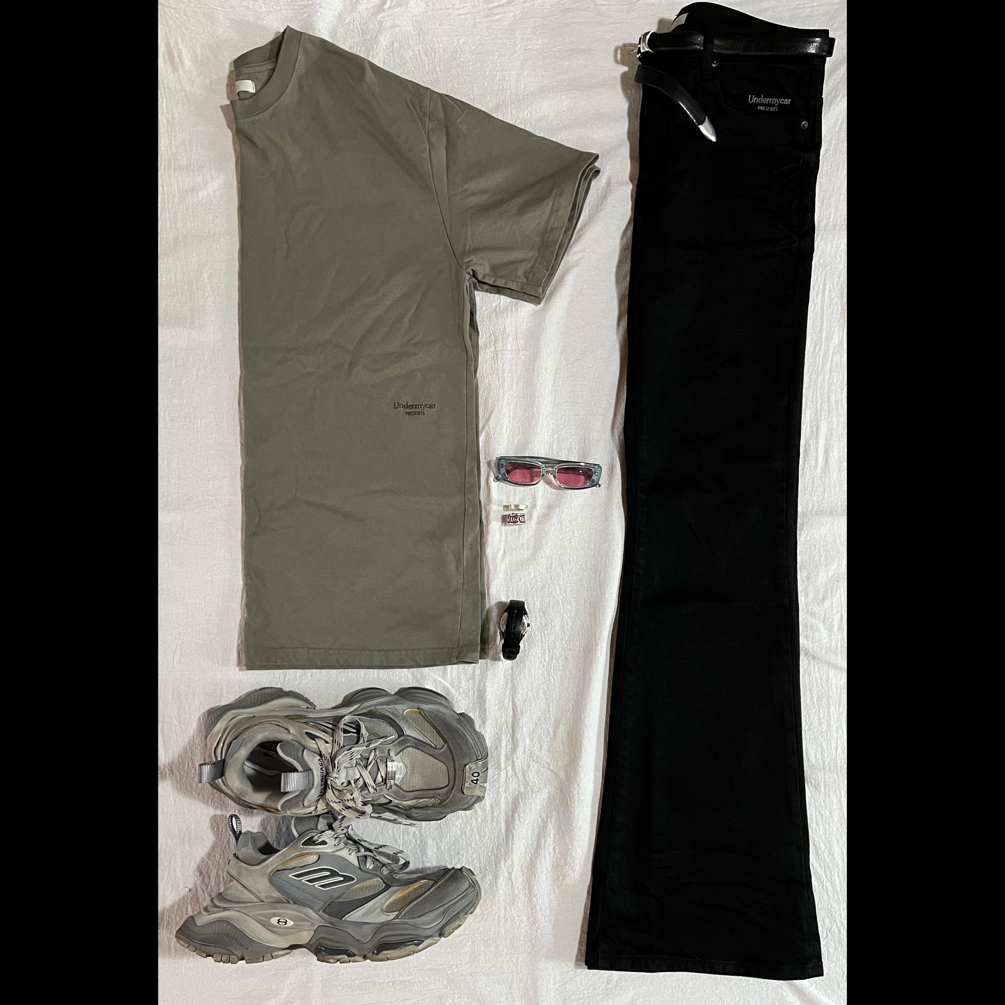 Undermycar Mu.30 Anti Fxxking Logo Play Stretch Flare Black Jeans, Undermycar Mu.13 Anti Fxxking Logo Play Regular Fit T-shirts Tan 착용 스타일