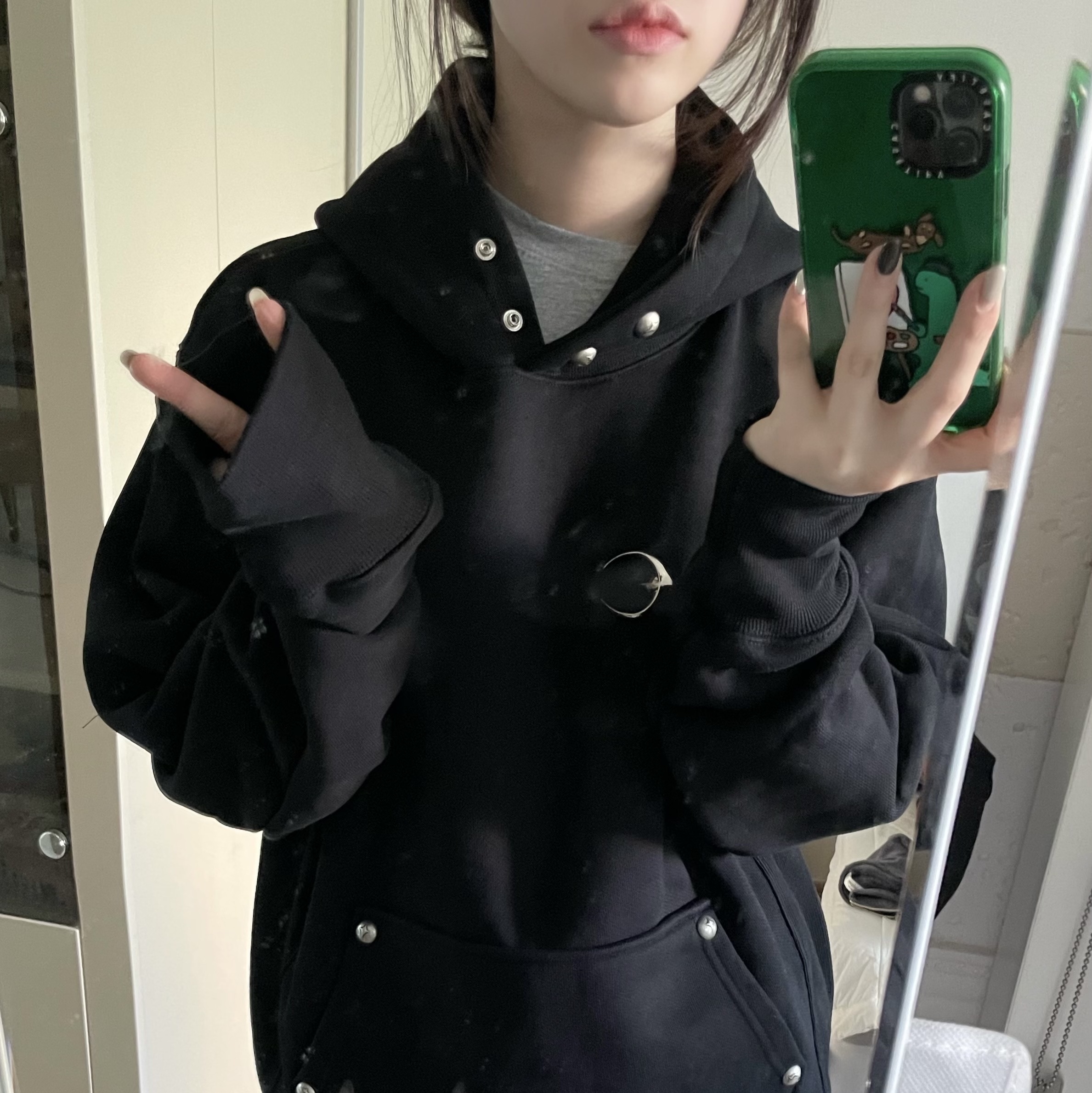 Thug Club Armor Hoodie Black 착용 스타일 - 1