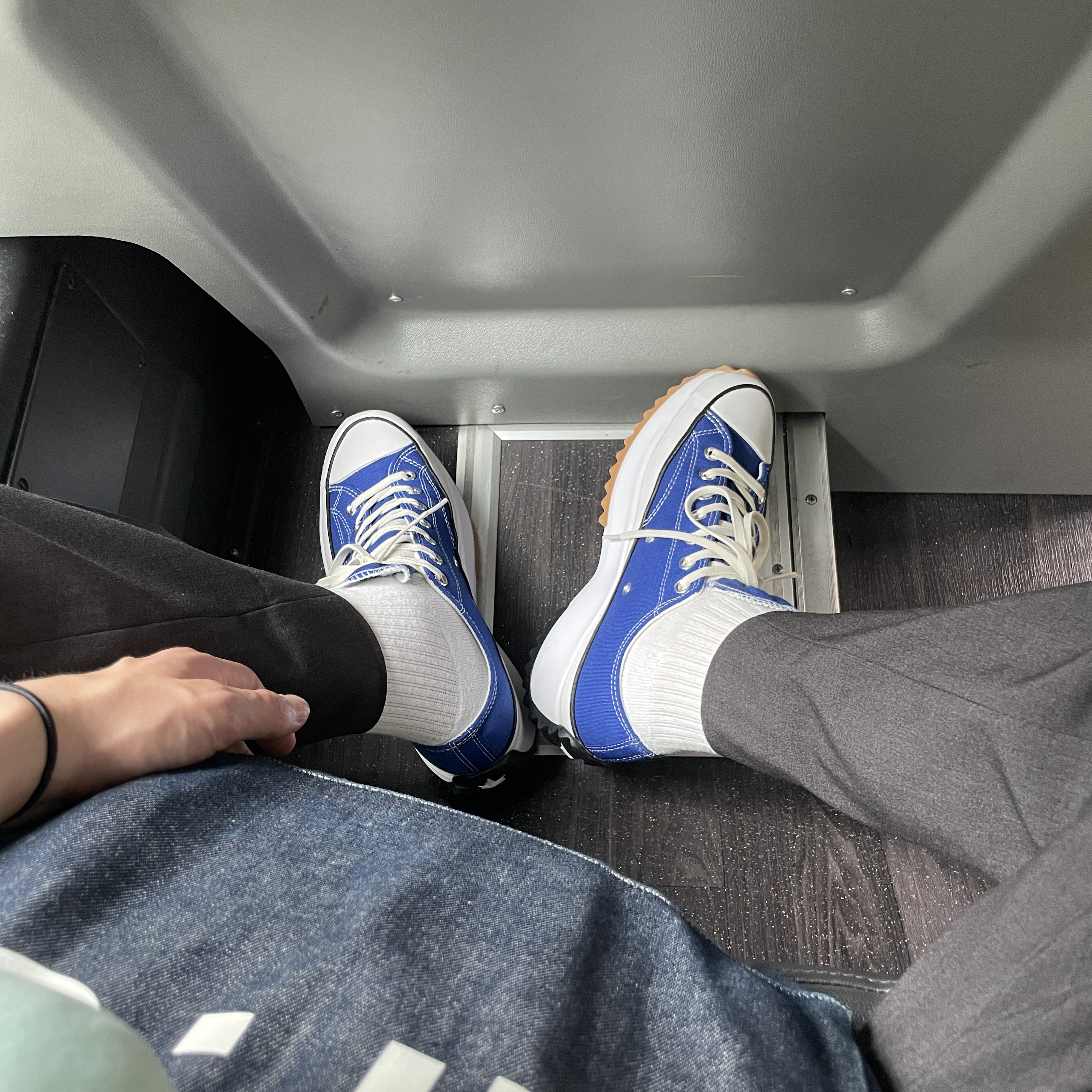 Converse Run Star Hike Low Rush Blue 착용 스타일