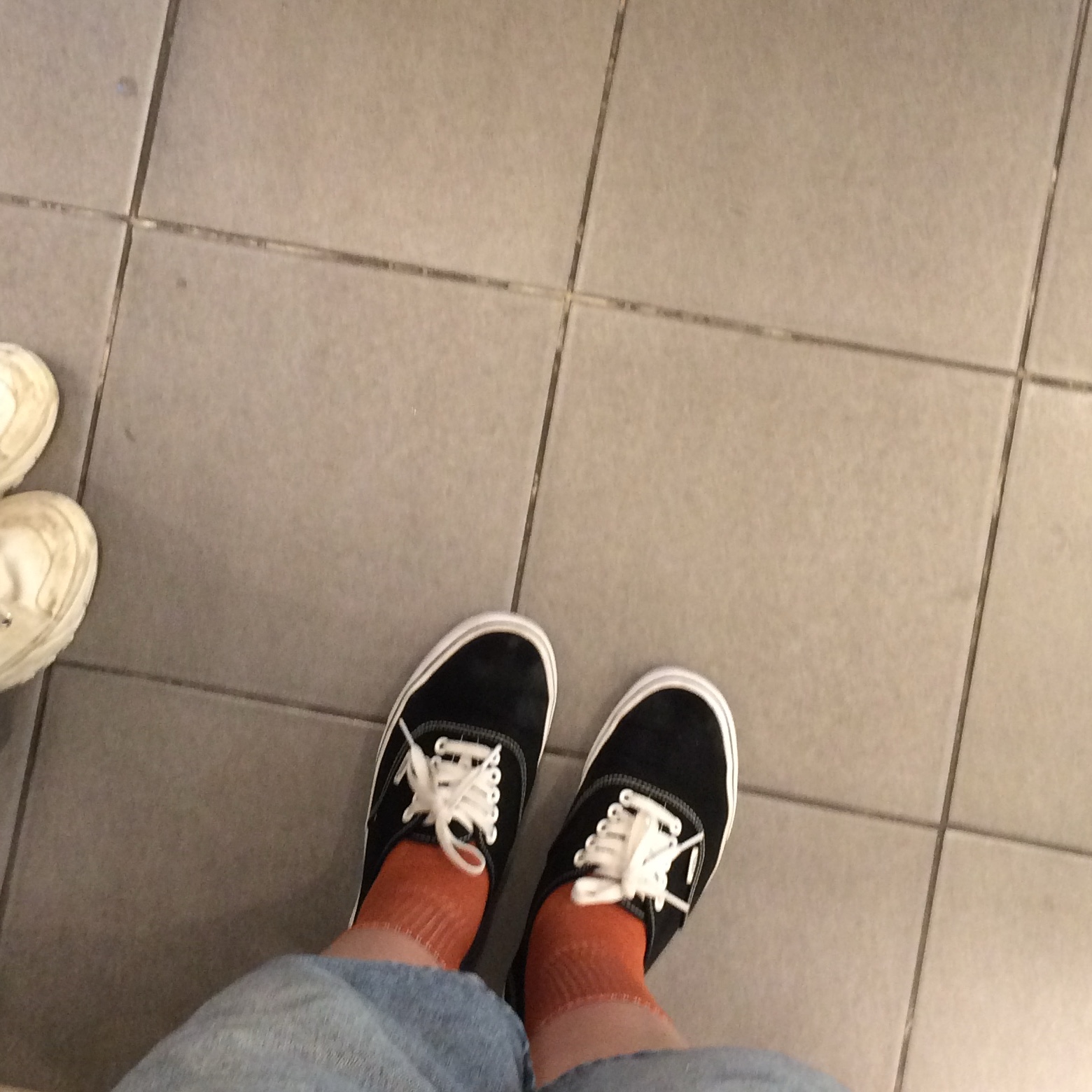 Vans Authentic Black White 착용 스타일