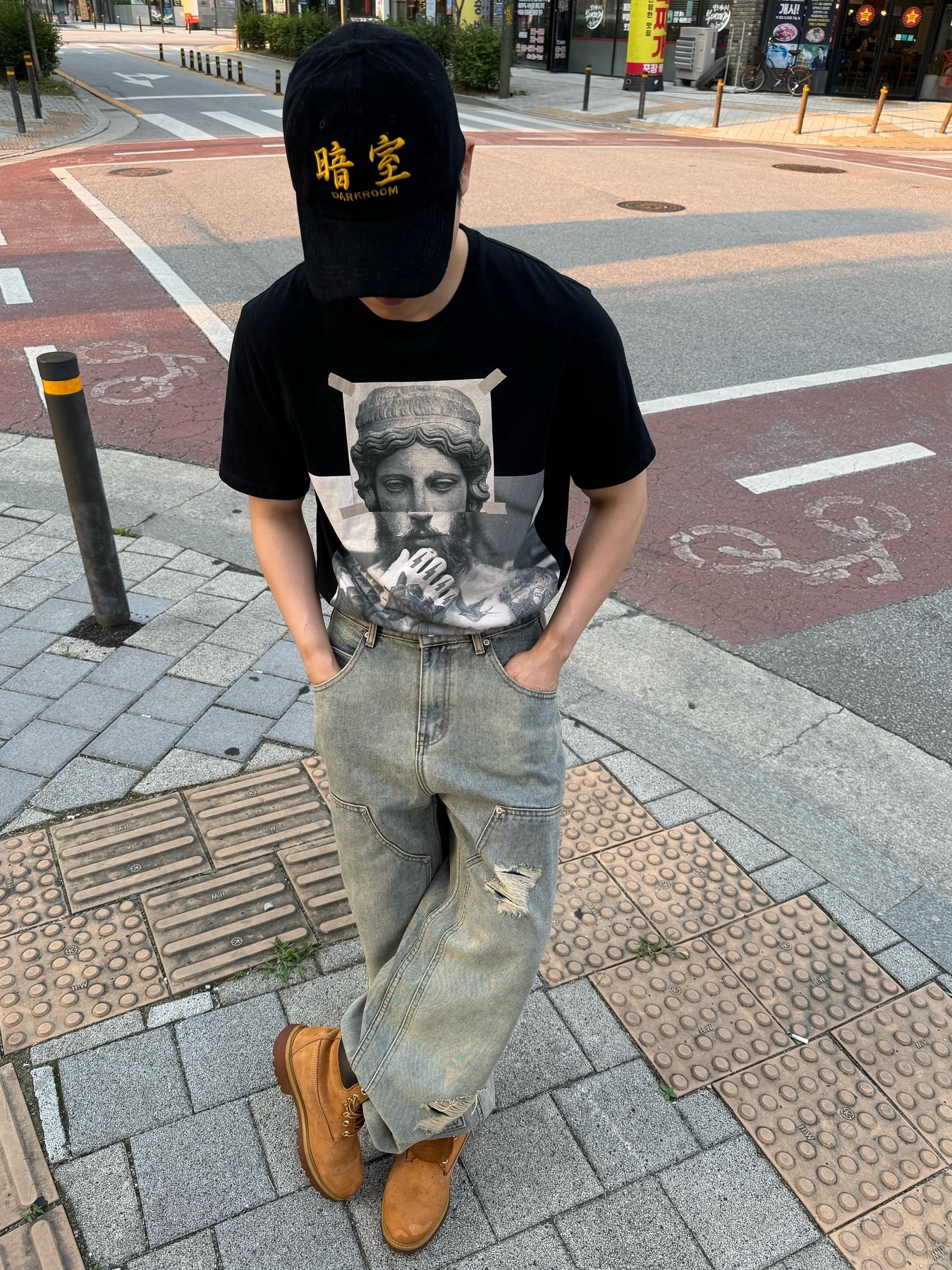 Millo Archive Damage Carpenter Pants Sand Blue 착용 스타일 - 3