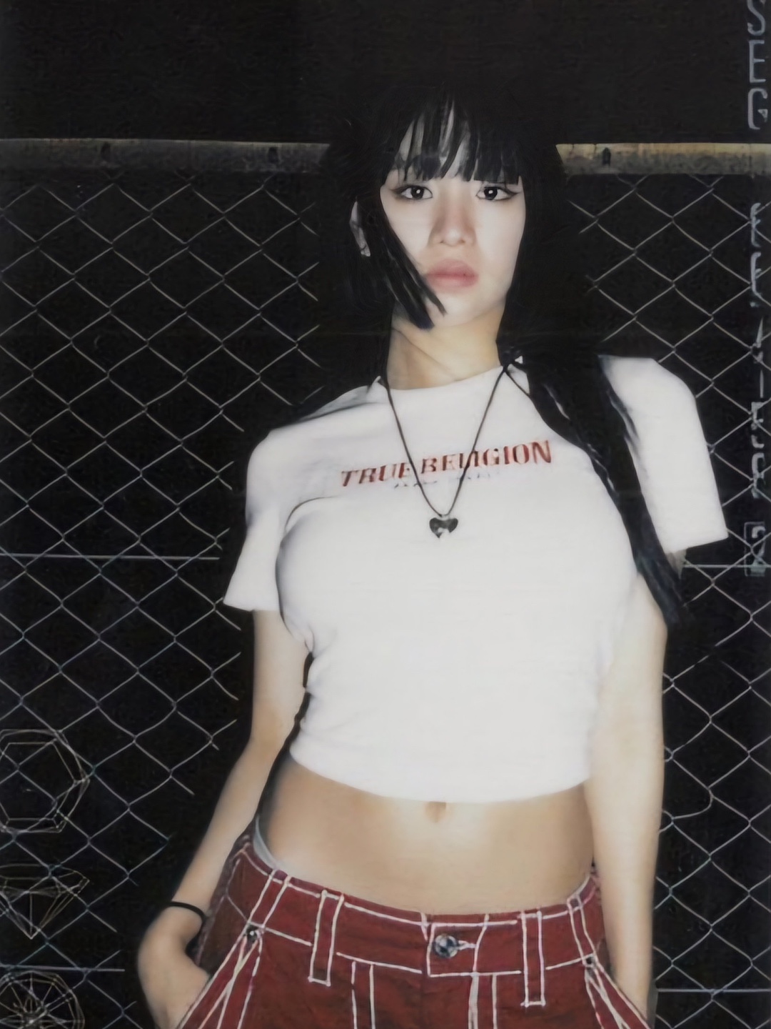 True Religion Basic Crop Tee, True Religion TR World Tour T-Shirt White 착용 스타일 - 2