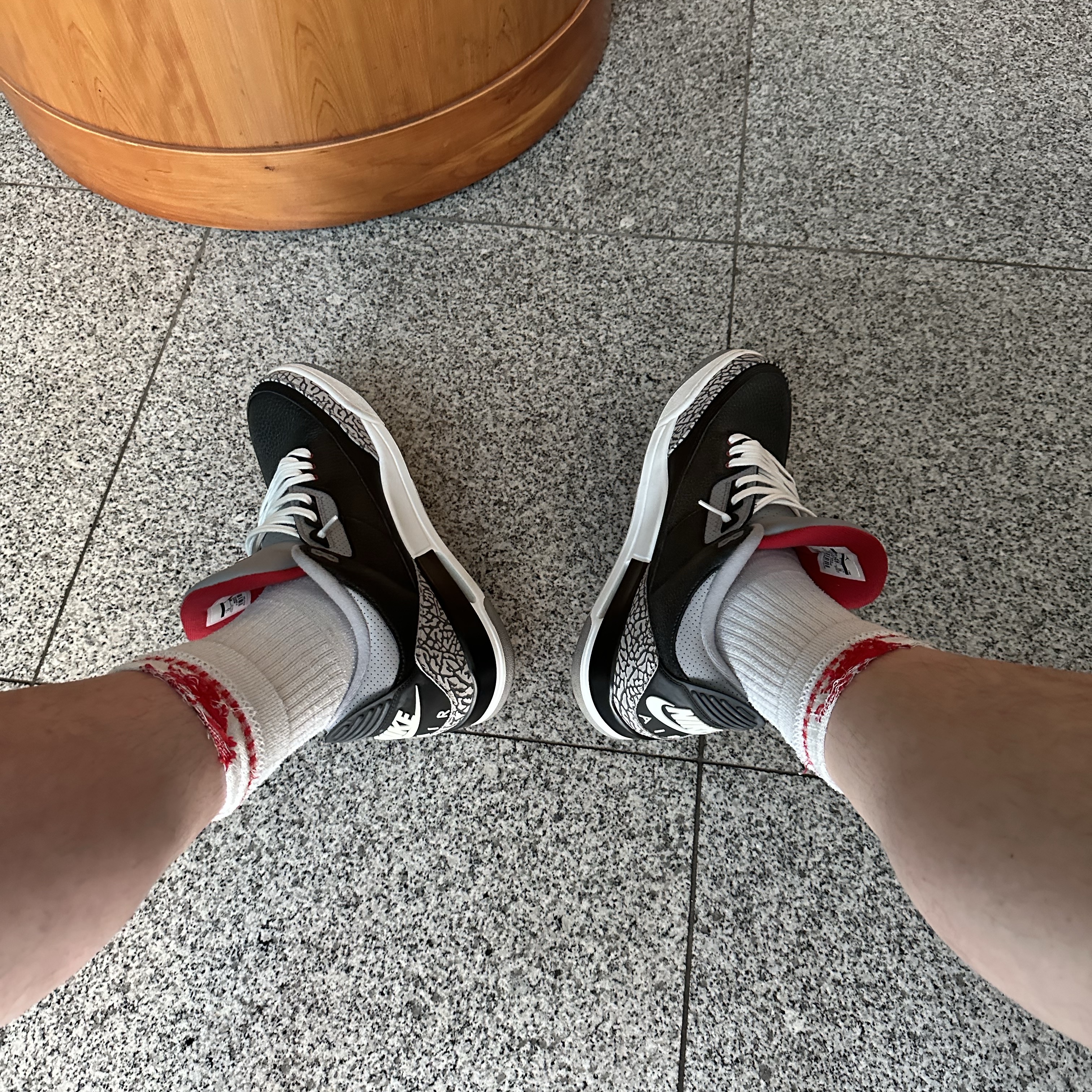 Jordan 3 Retro OG Black Cement 2018 착용 스타일 - 2