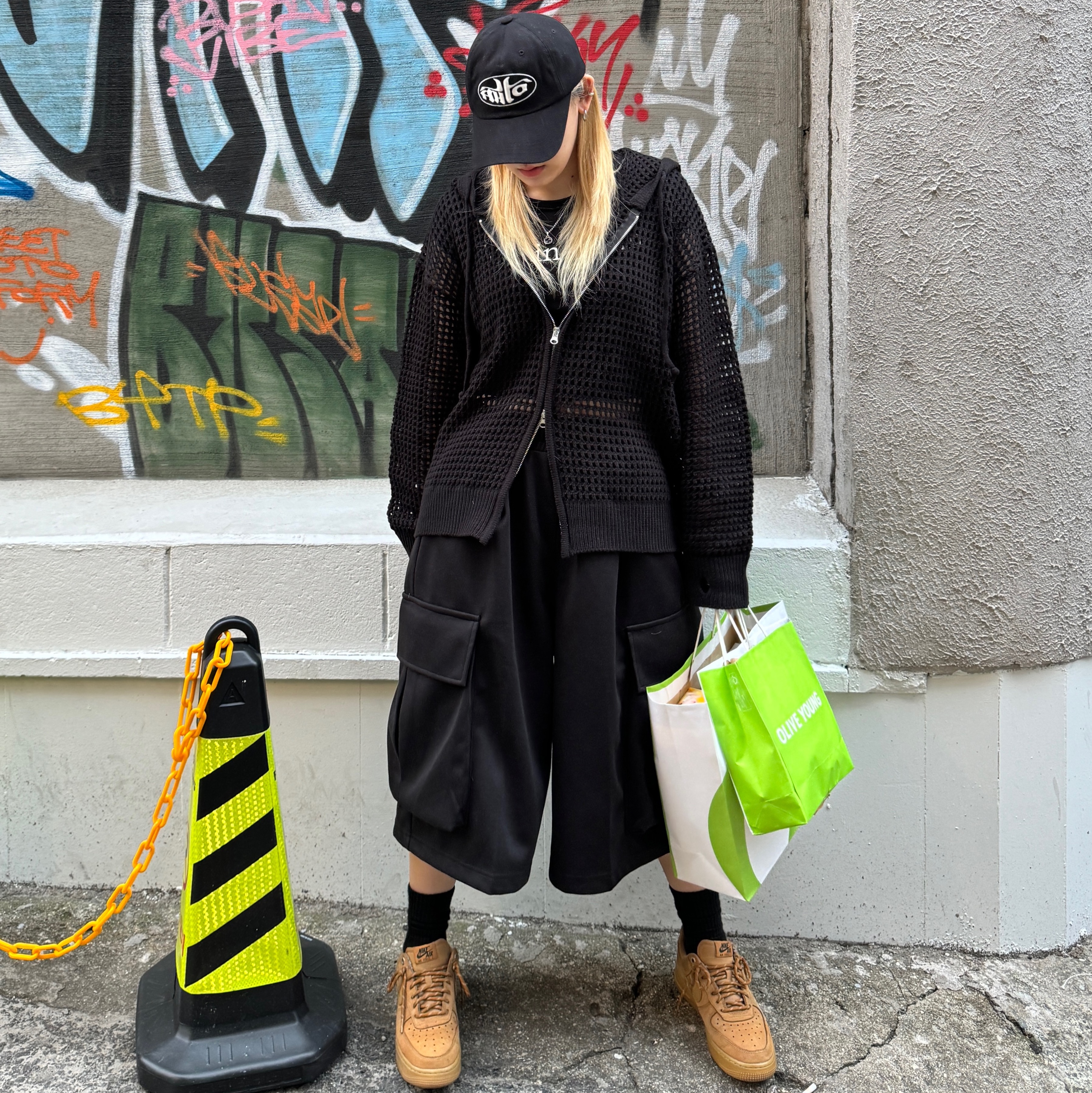 Nike Air Force 1 '07 WB Flax, (W) Matin Kim Logo Crop Top Black 착용 스타일