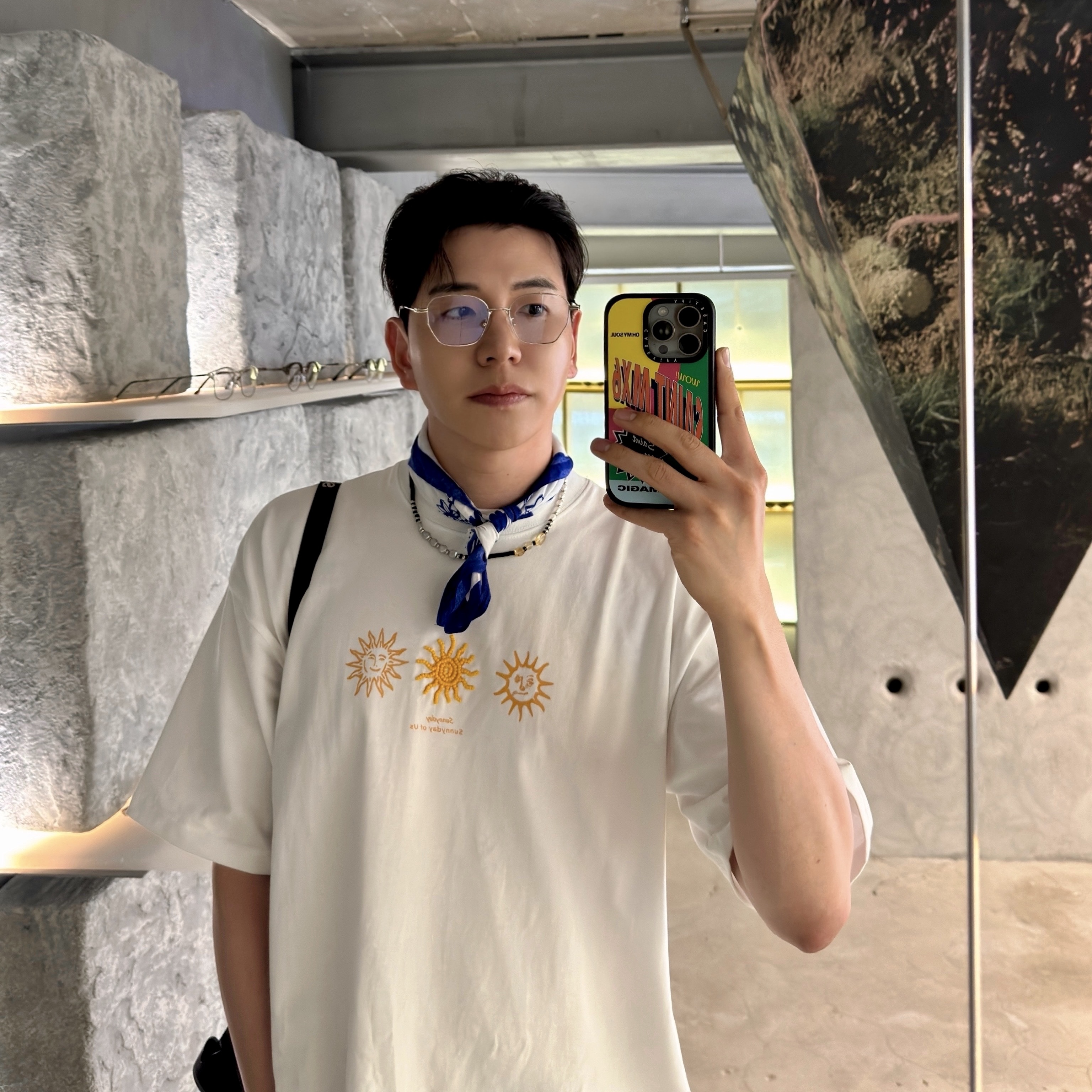 STU Sun Printing Beads T-shirt White, STU 24 Spring Flared Cotton Pants Beige 착용 스타일 - 5