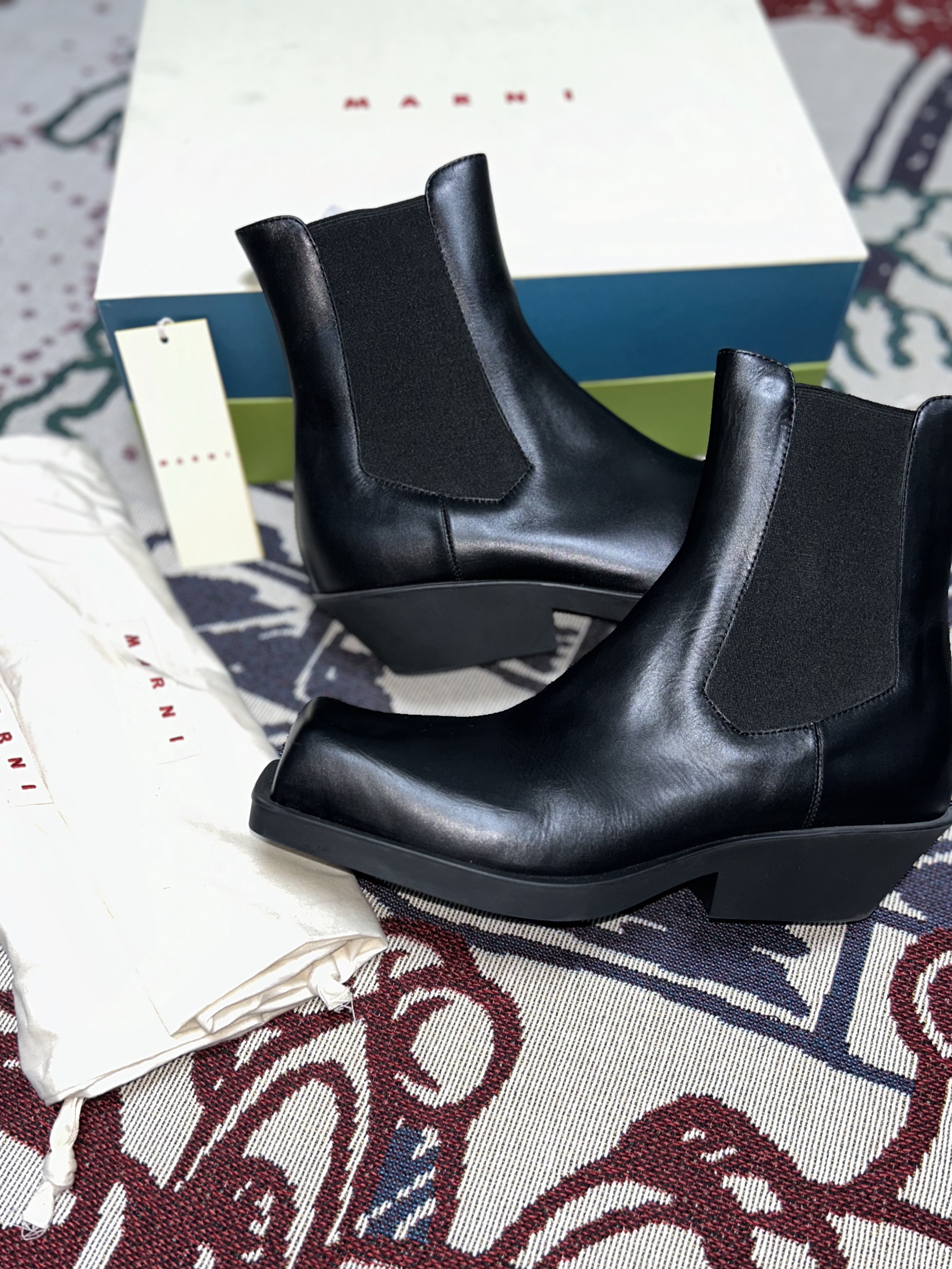 Marni Leather Ankle Boots Black 착용 스타일 - 1