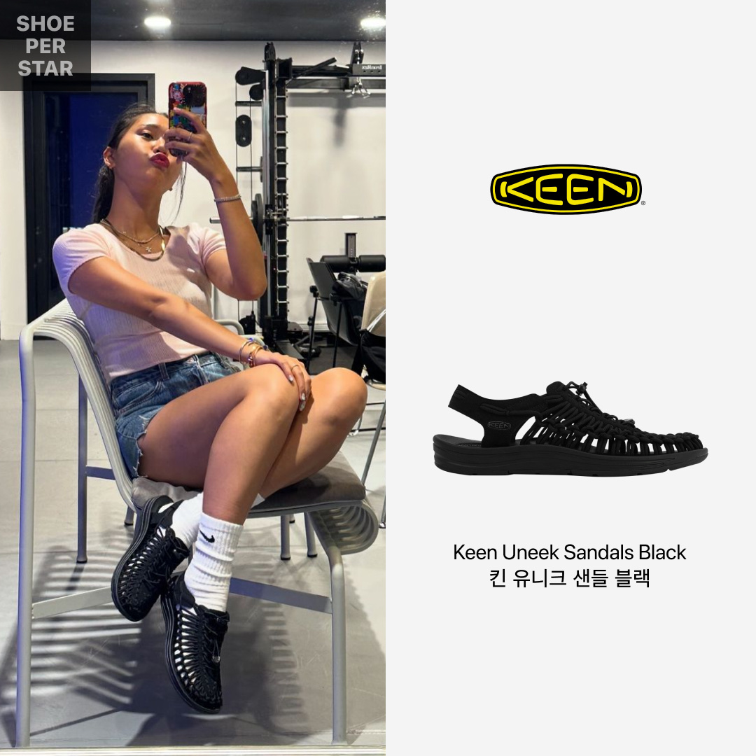 Keen Uneek Sandals Black 착용 스타일 - 1