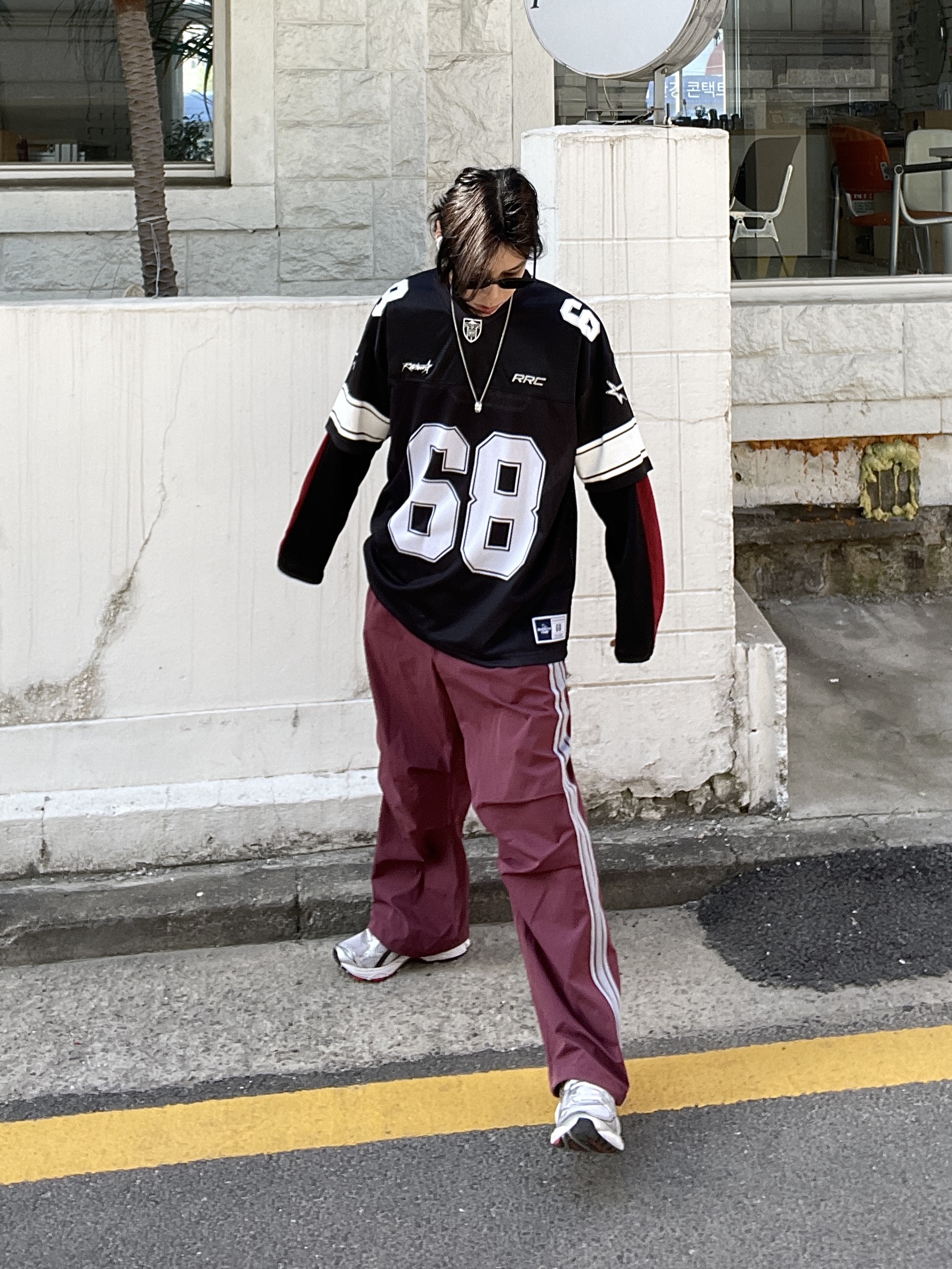 Asics Gel-Kayano 14 White Classic Red, Gentle Monster x Maison Margiela MM007 Black Black 착용 스타일 - 1