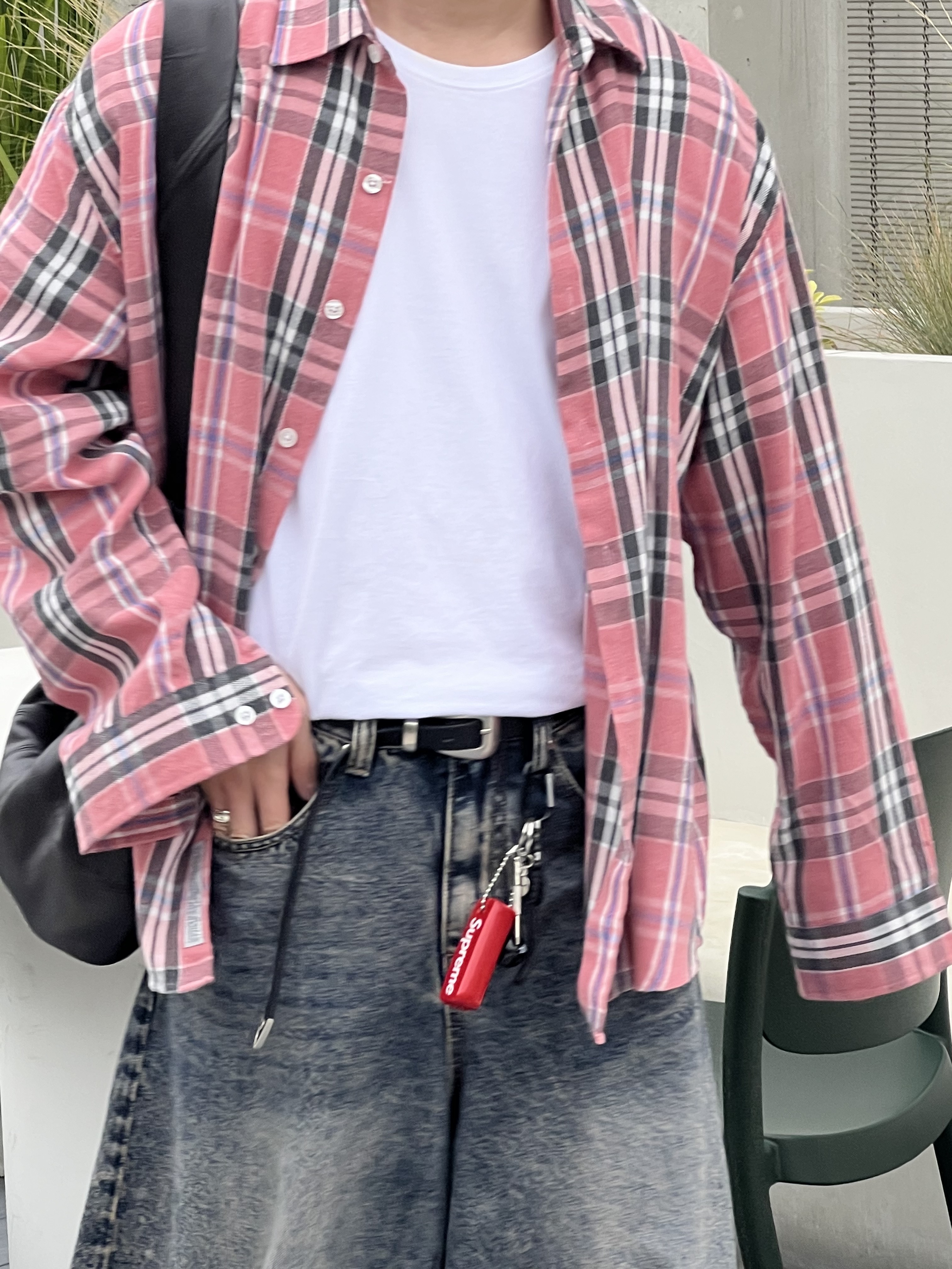 Supreme Floating Keychain Red - 23FW, Stussy 8 Ball Keychain Black ์ฐฉ์ฉ ์คํ์ผ - 3