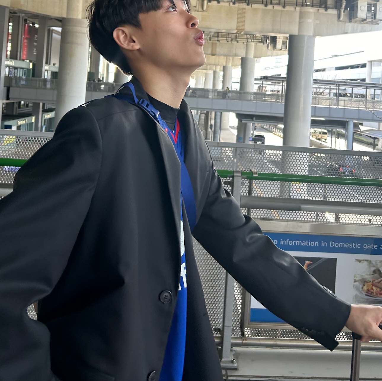 Zara x Ader Error Oversize Blazer Black, Supreme Sling Bag Silver - 22SS 착용 스타일 - 2