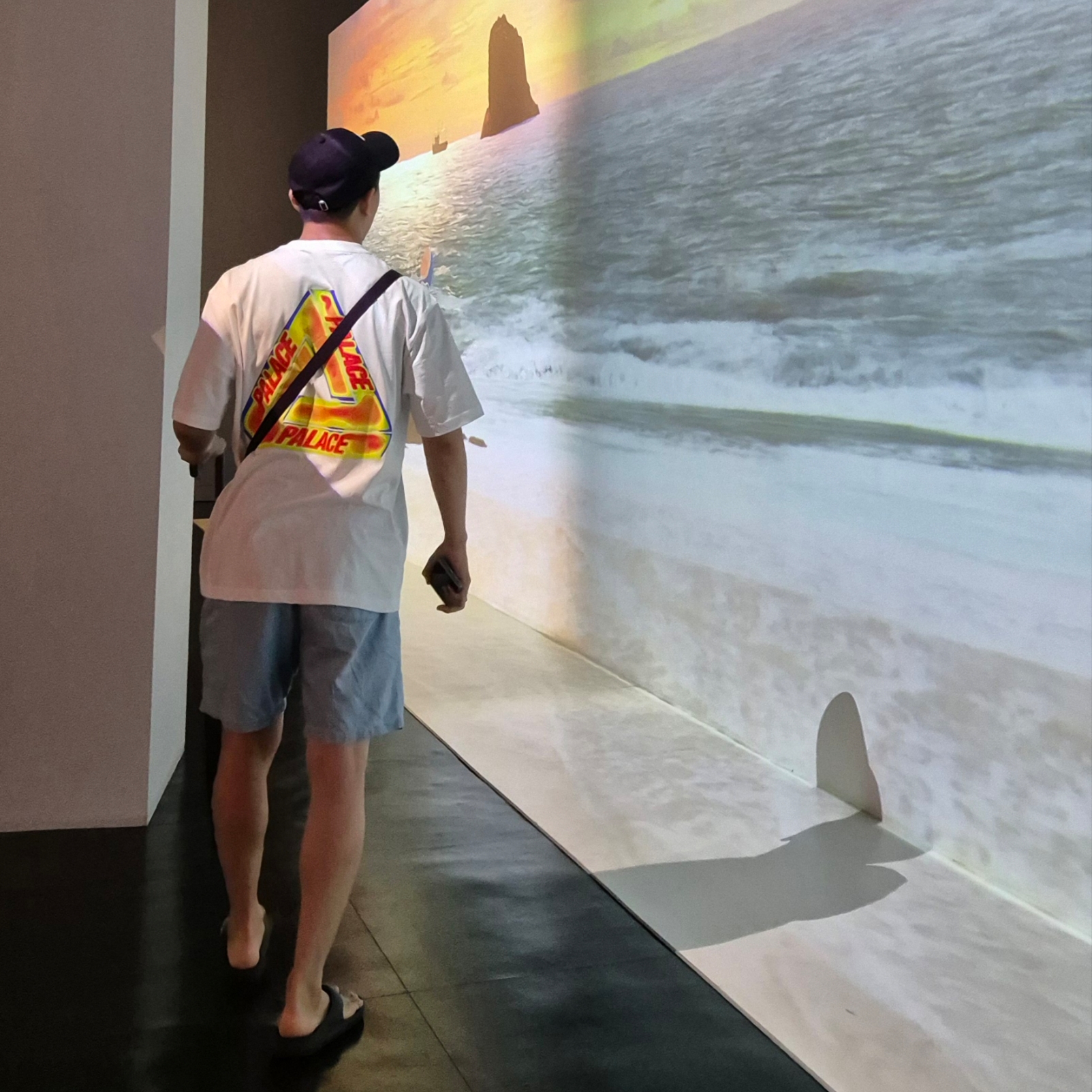 Palace Heat Sensi T-Shirt White - 24SS 착용 스타일