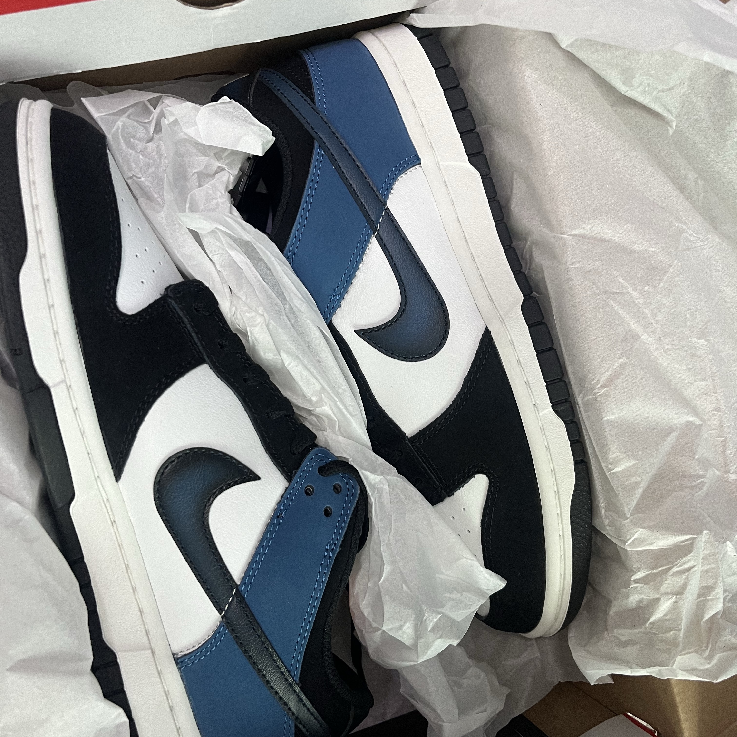 Nike Dunk Low Retro Summit White Industrial Blue 착용 스타일 - 1