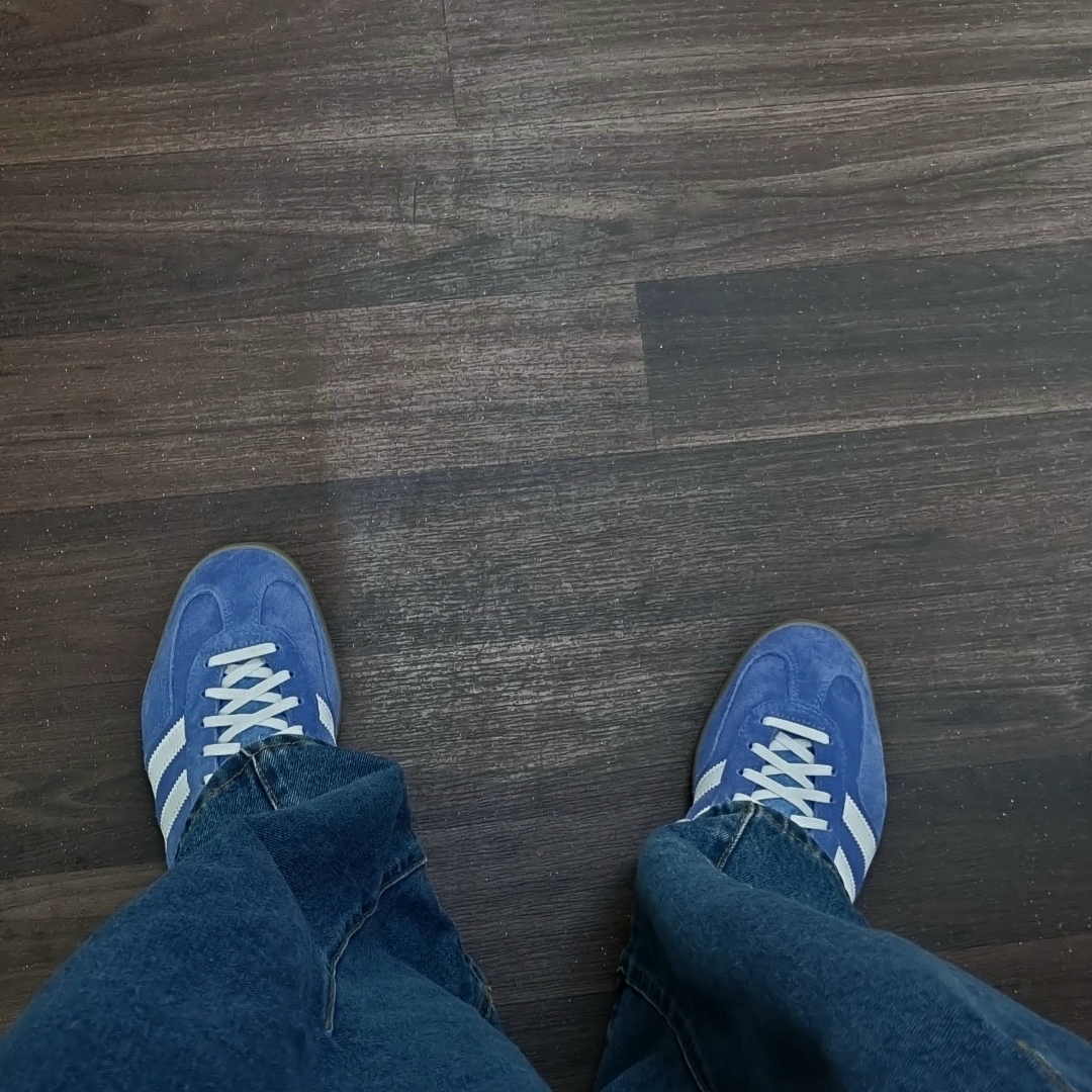 (W) Adidas Gazelle Indoor Blue Fusion Cloud White 착용 스타일