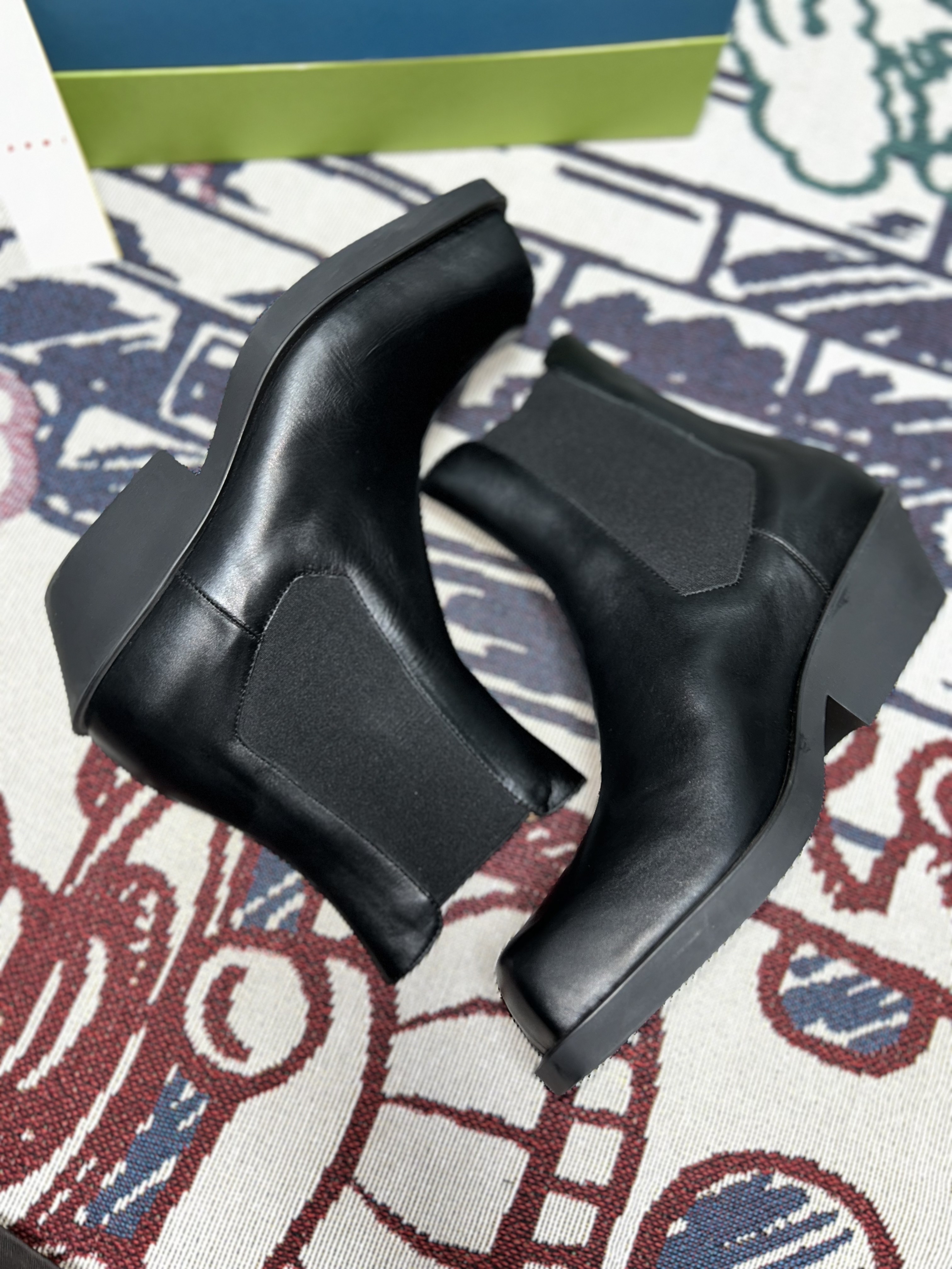 Marni Leather Ankle Boots Black 착용 스타일 - 4