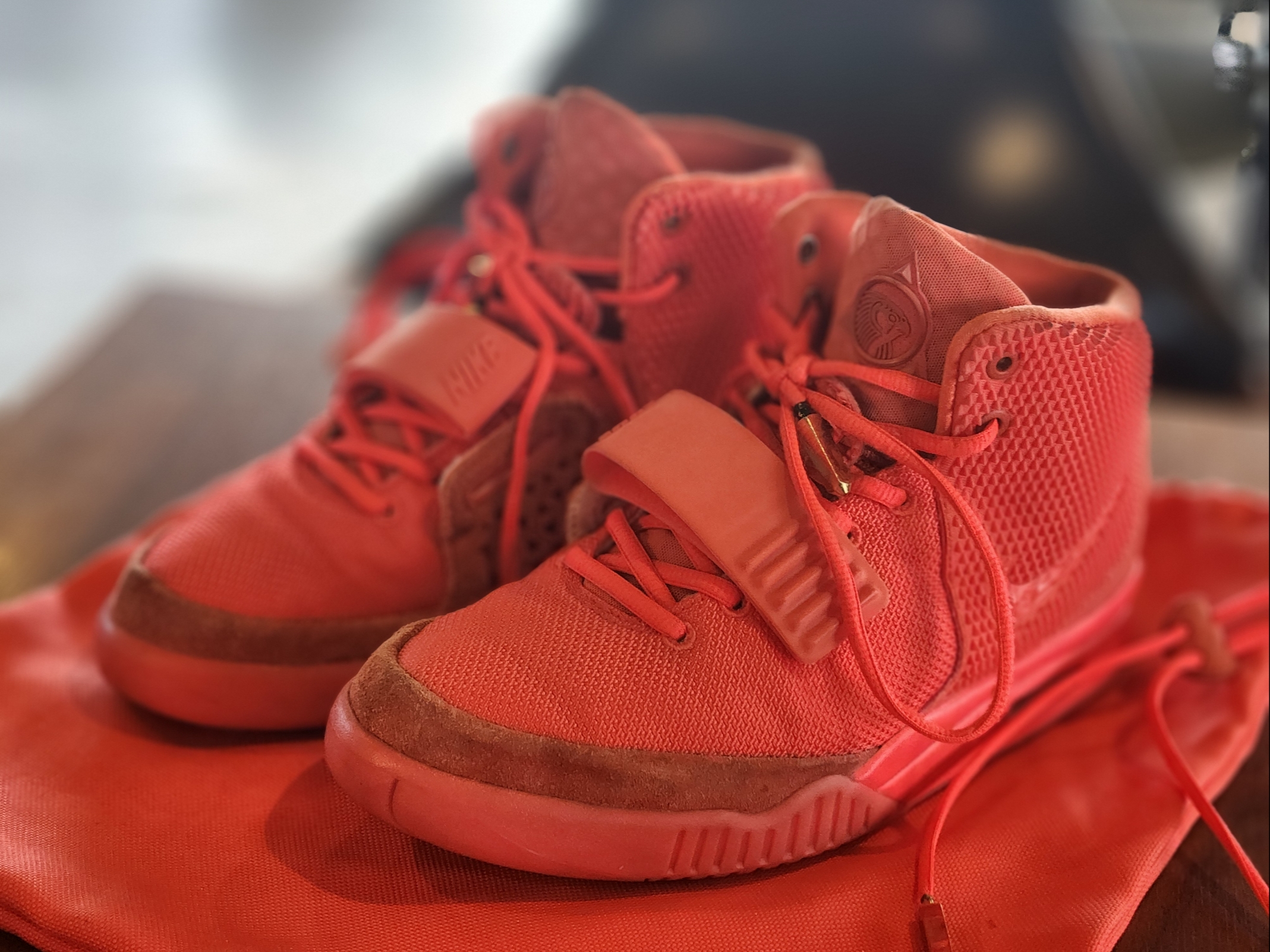 Nike Air Yeezy 2 Red October 착용 스타일