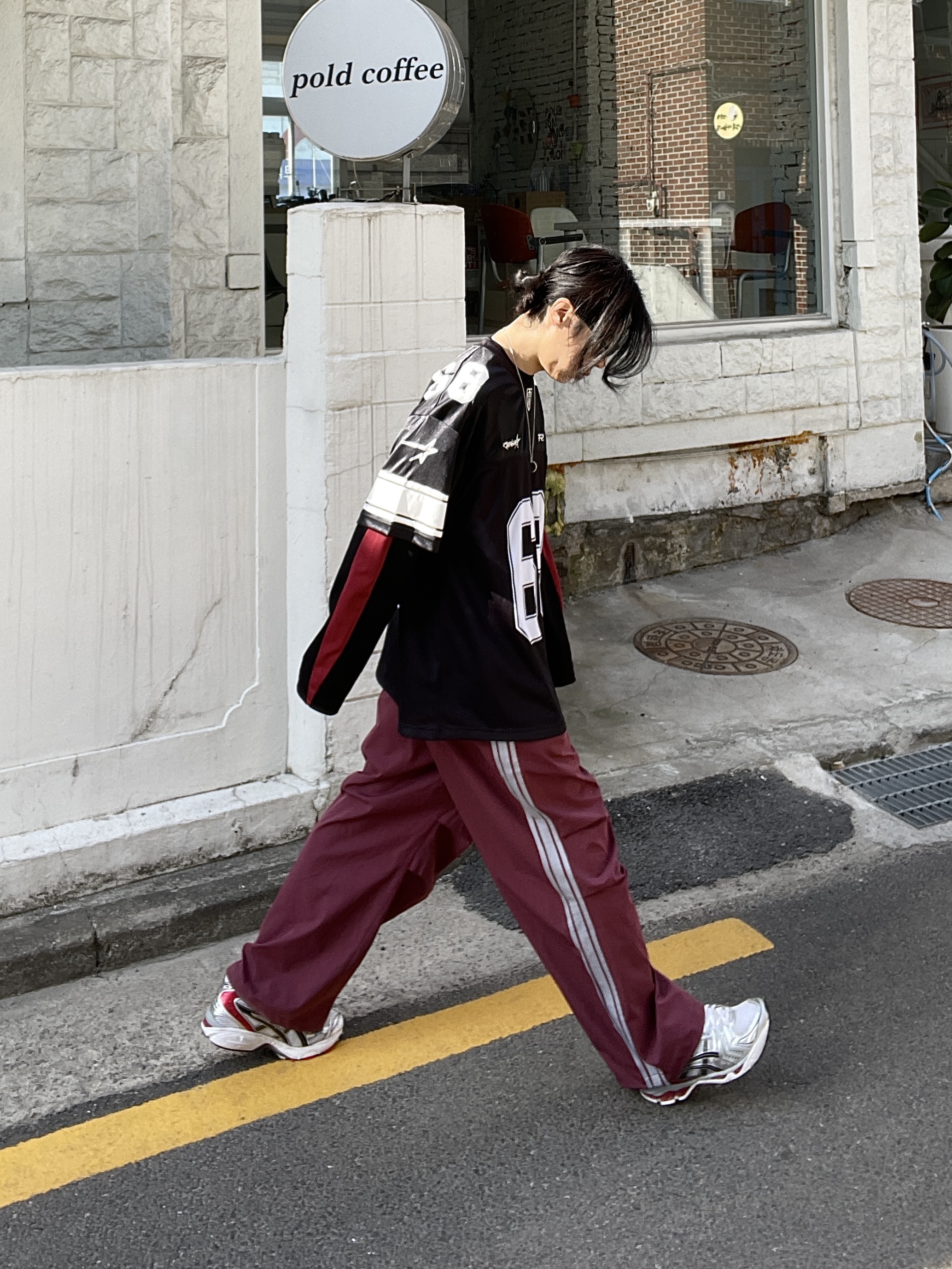 Asics Gel-Kayano 14 White Classic Red, Gentle Monster x Maison Margiela MM007 Black Black 착용 스타일 - 2