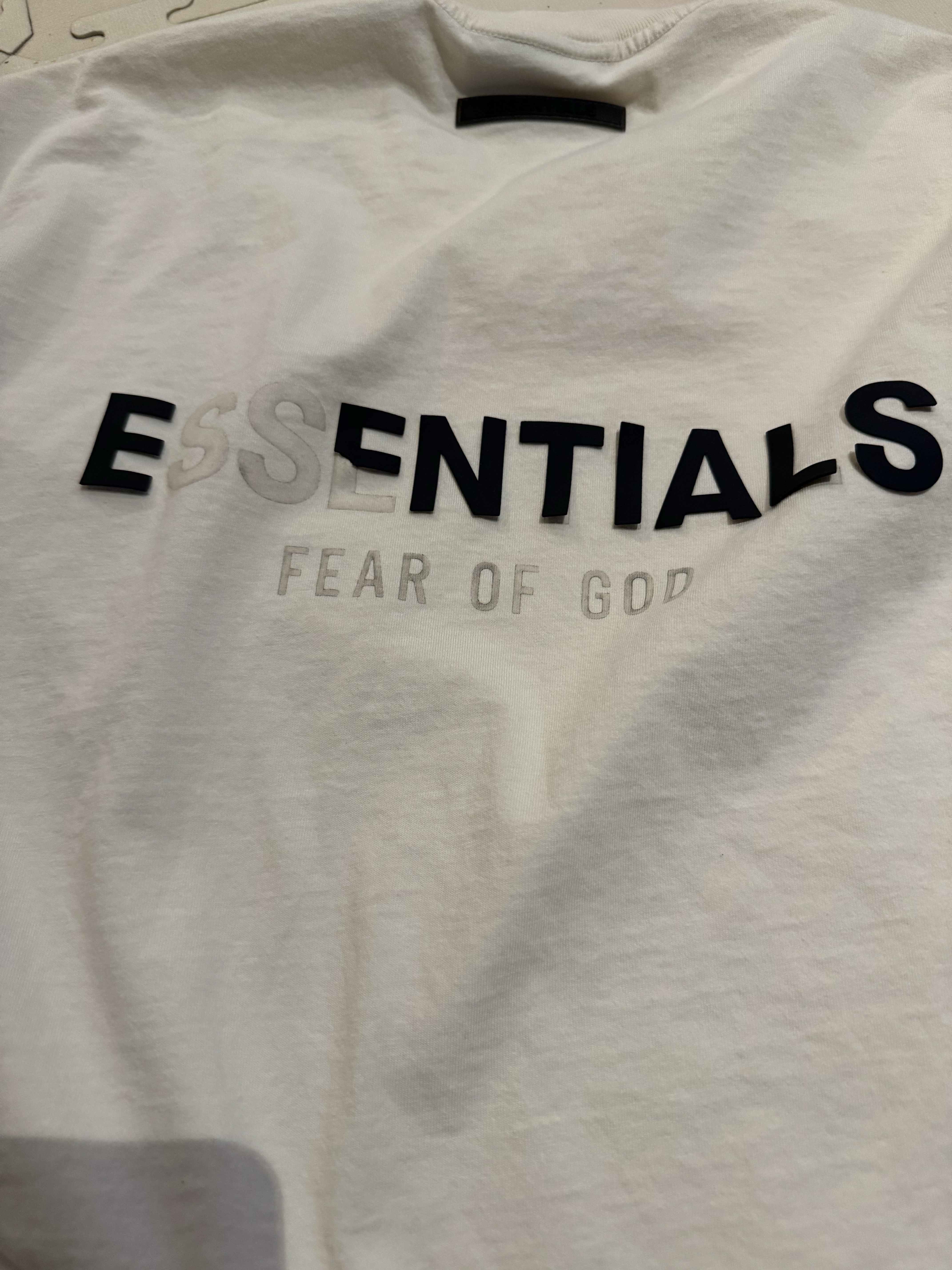 Essentials T-Shirt Cream - 21SS 착용 스타일 - 1