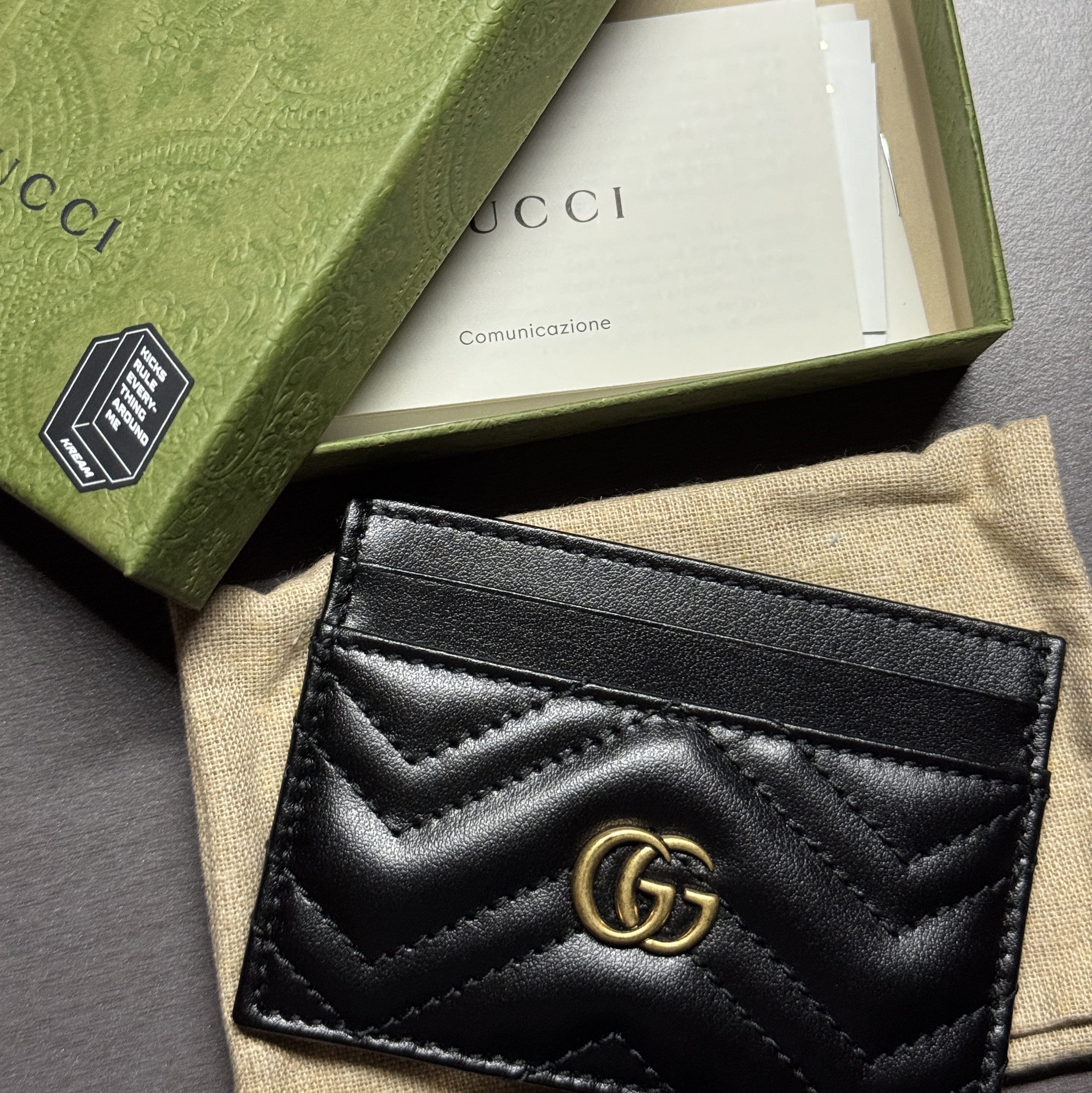 Gucci GG Marmont Card Case Black 착용 스타일