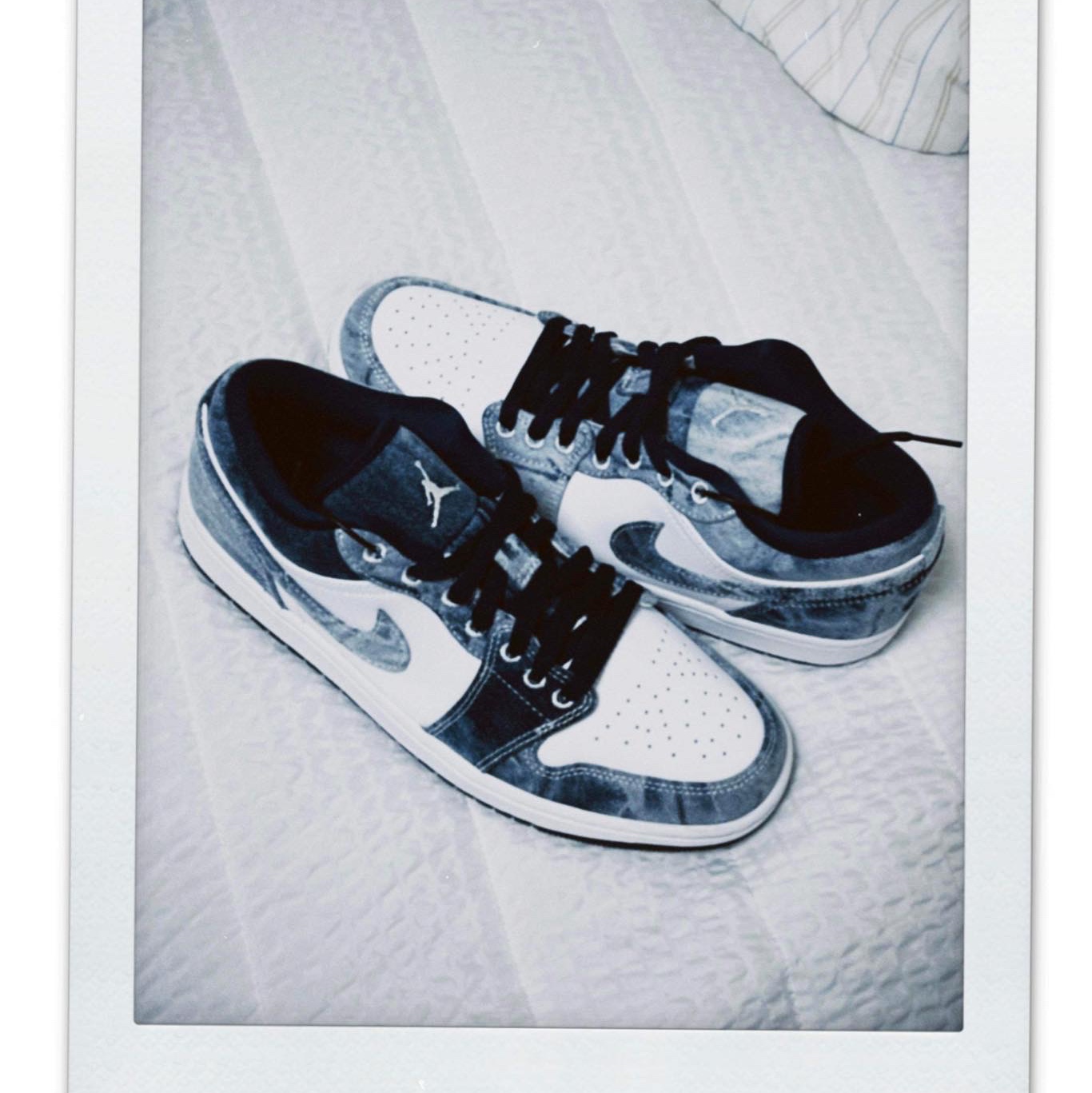 Jordan 1 Low SE Washed Denim 착용 스타일 - 1