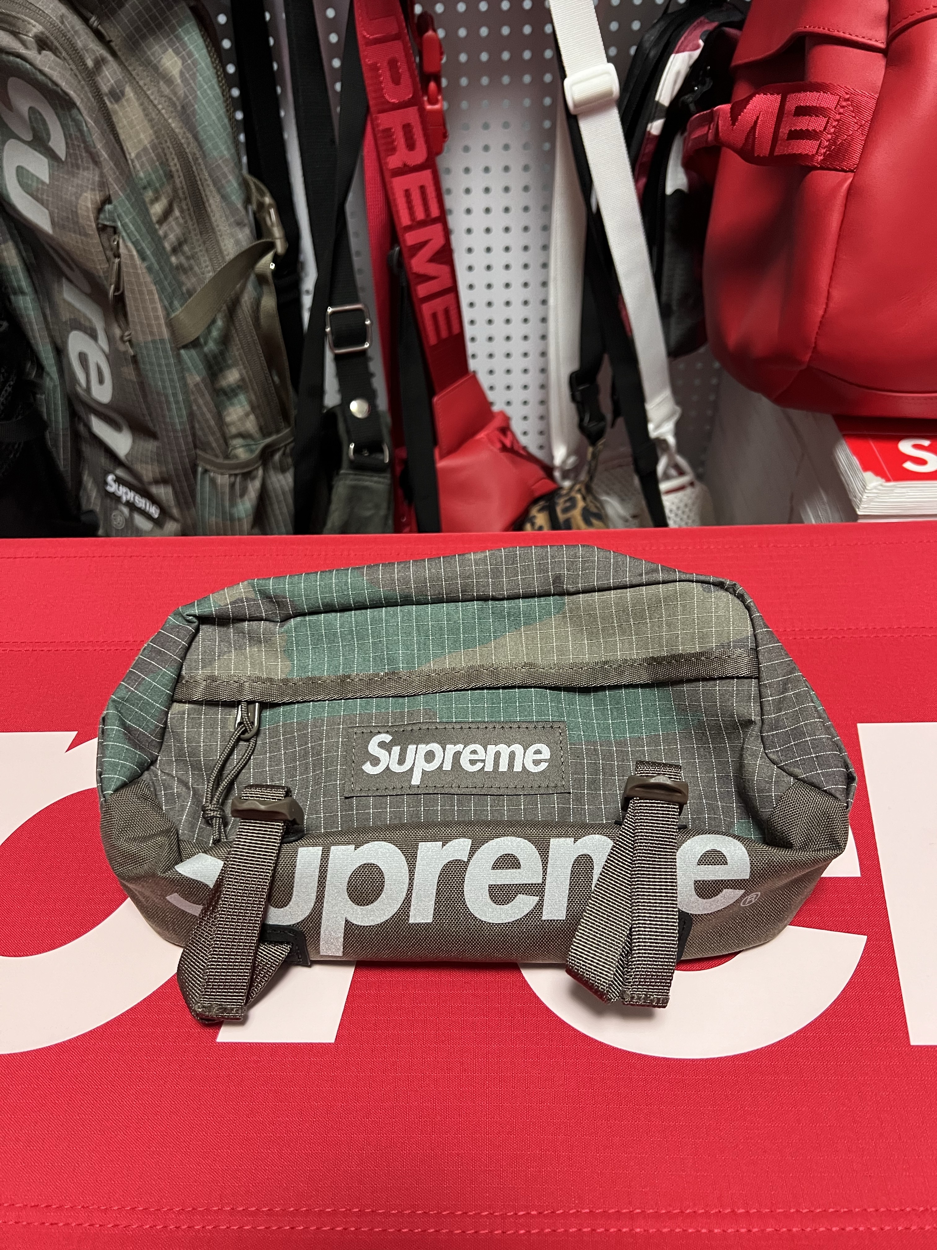 Supreme Waist Bag Woodland Camo - 24SS 착용 스타일