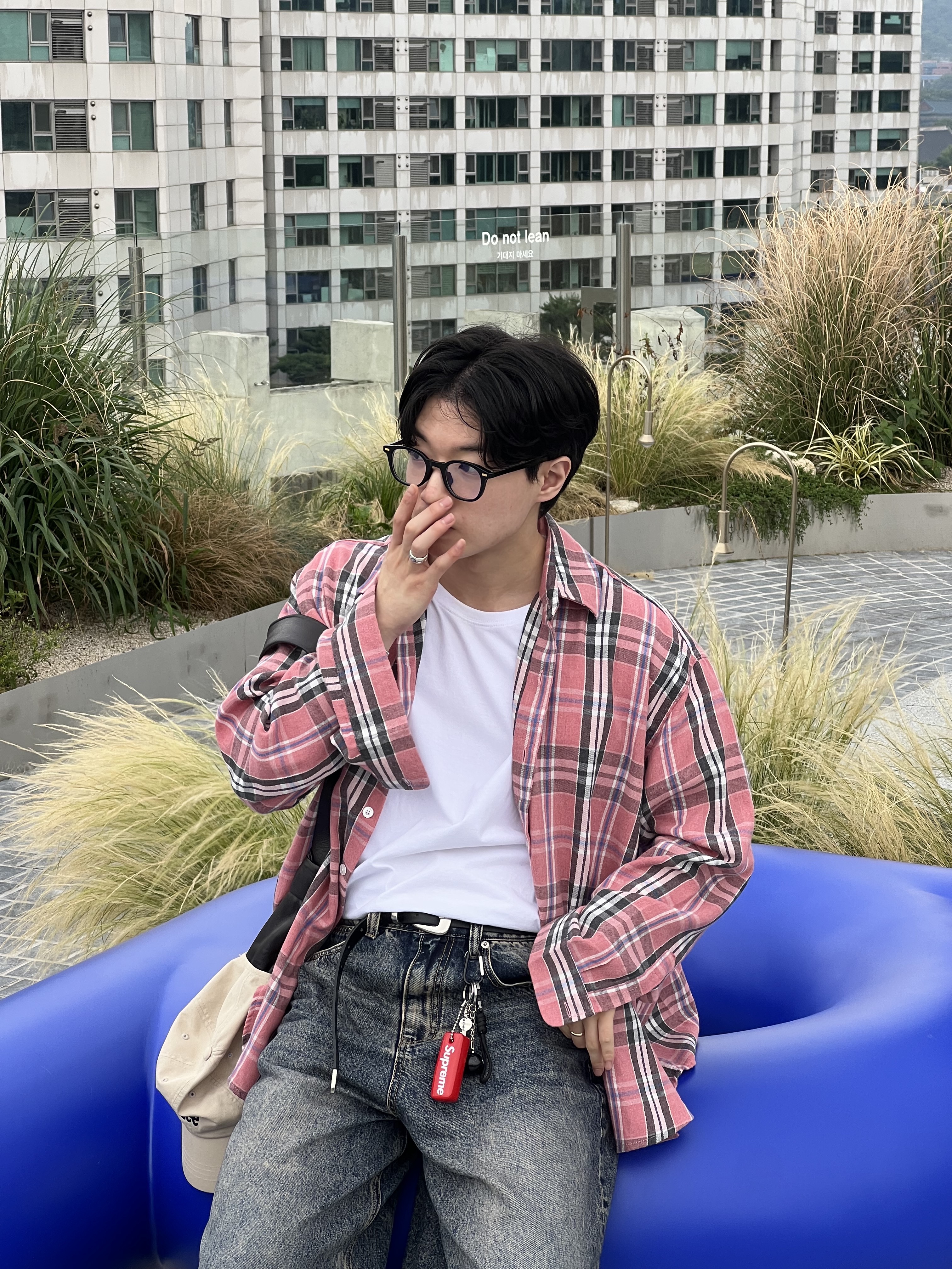 Supreme Floating Keychain Red - 23FW, Stussy 8 Ball Keychain Black ์ฐฉ์ฉ ์คํ์ผ - 1