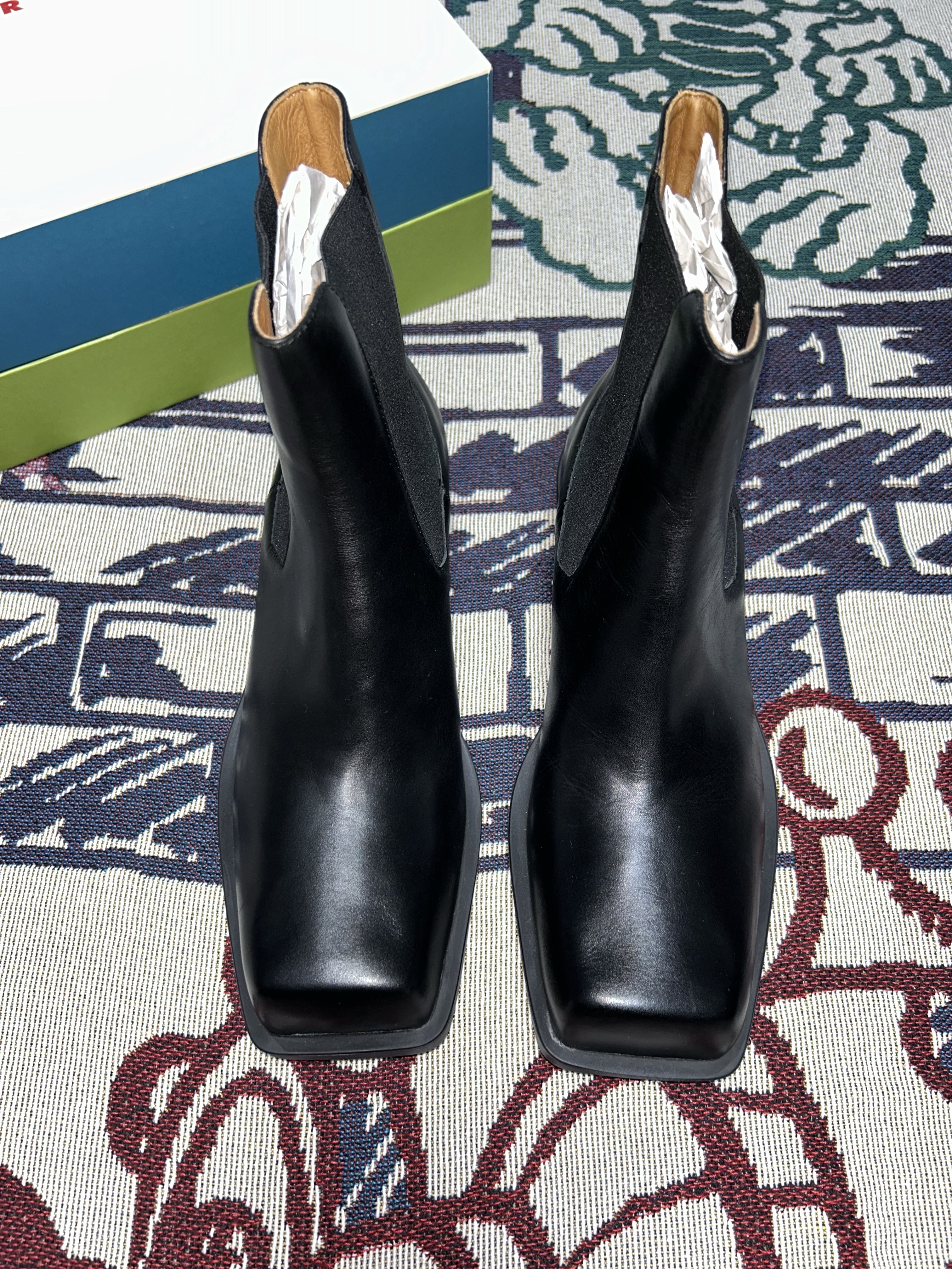 Marni Leather Ankle Boots Black 착용 스타일 - 2