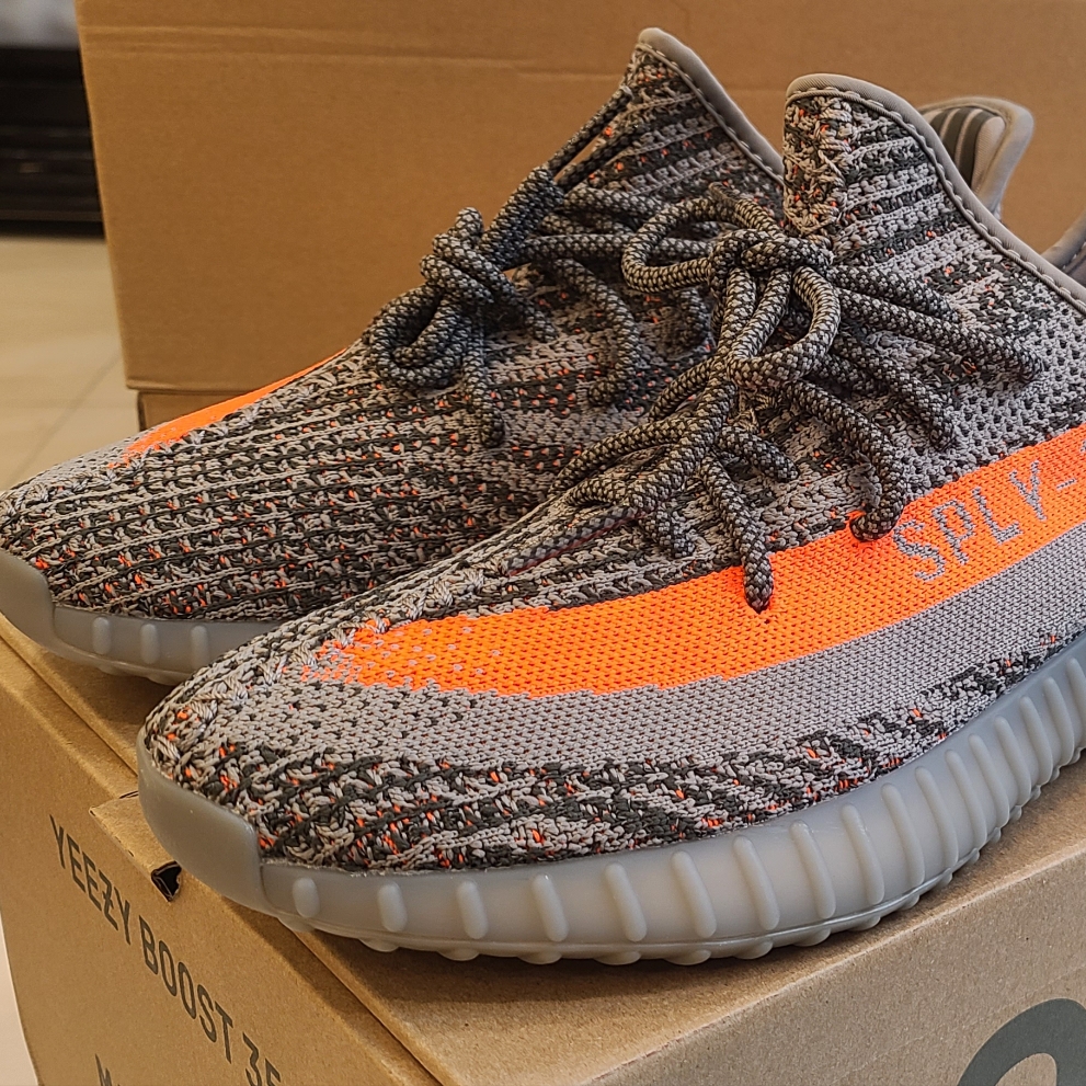 Adidas Yeezy Boost 350 V2 Beluga - Reflective 착용 스타일