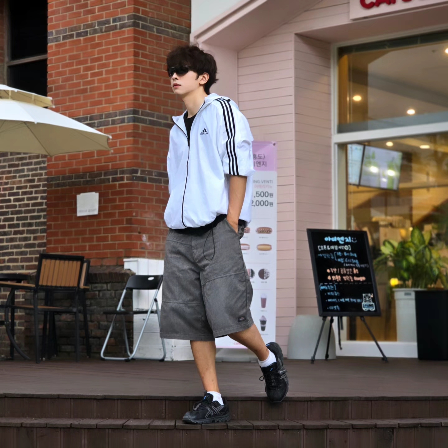 Adidas Essential 3S Woven Windbreaker Jacket White - KR Sizing, Asics Gel-Sonoma 15-50 Black Obsidian Grey 착용 스타일 - 2
