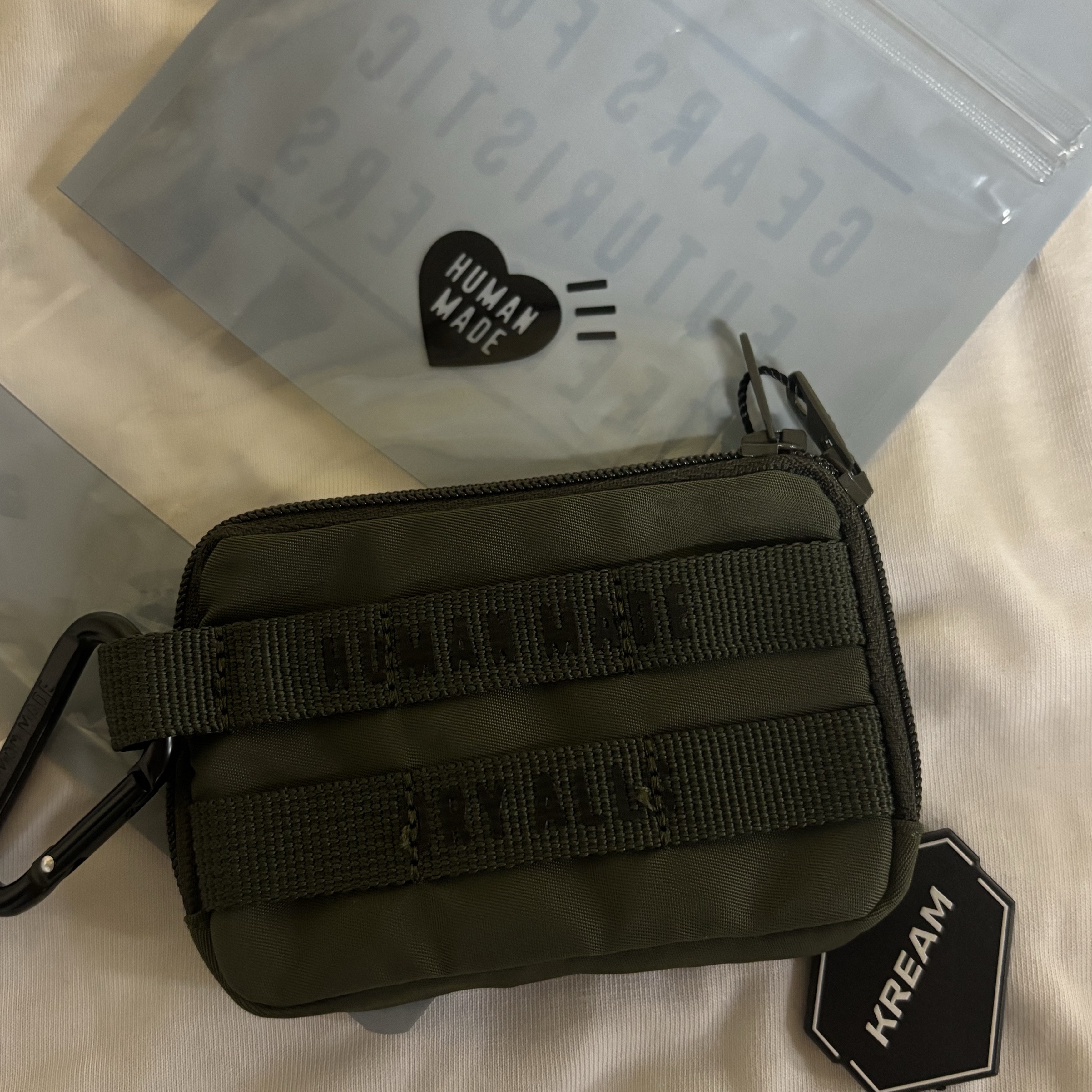Human Made Military Card Case Olive Drab 착용 스타일