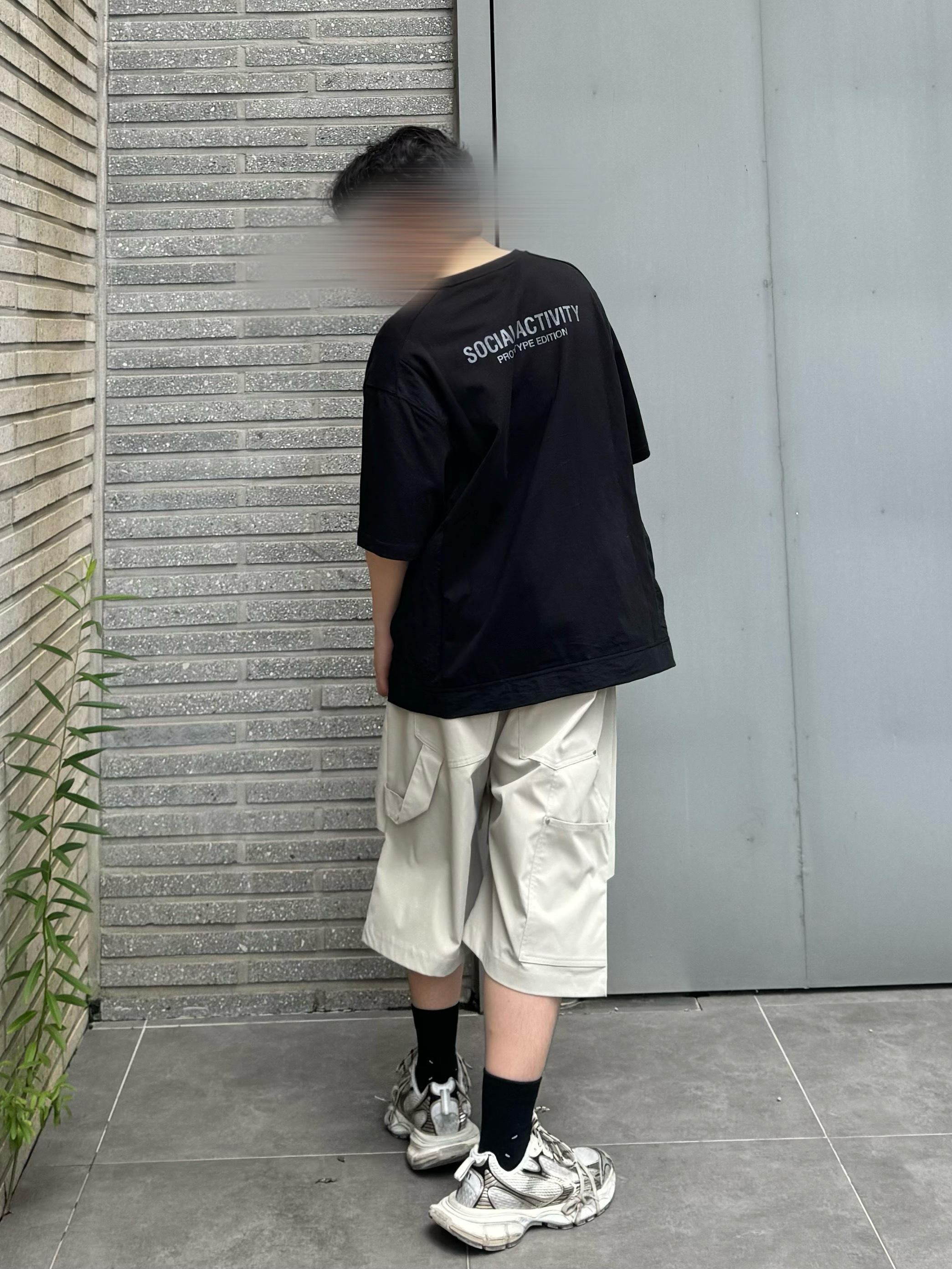 Nonnod Alpine Carpenter Shorts Beige, Balenciaga 3XL Sneakers Beige 착용 스타일 - 2